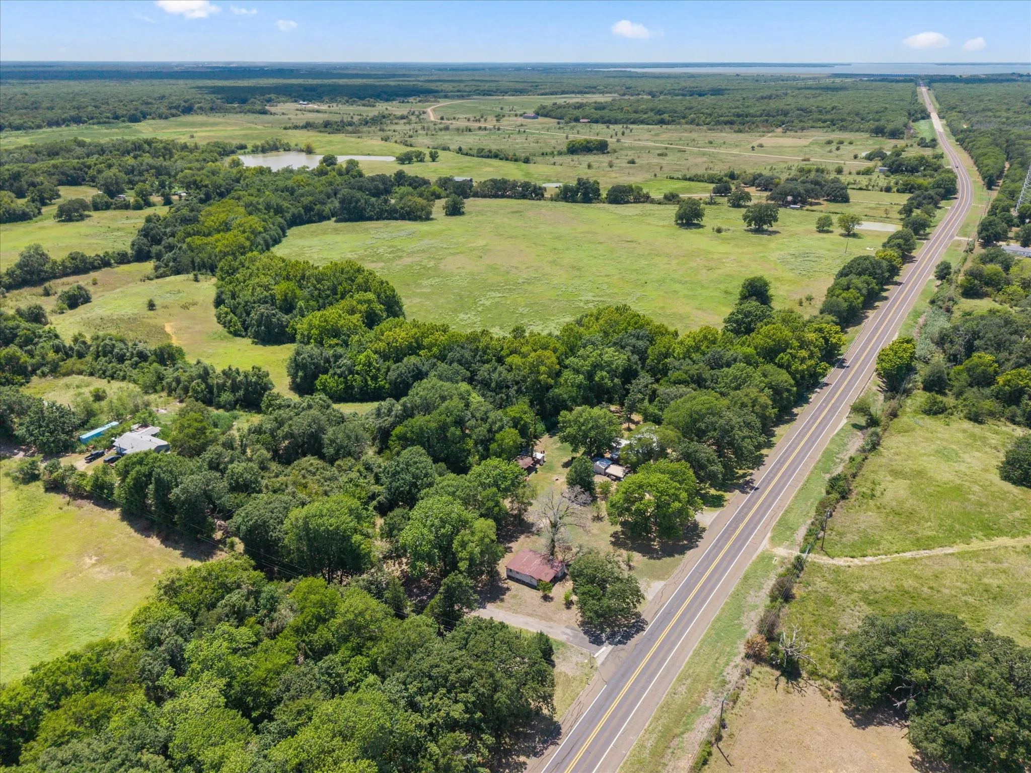 Manufactured Home For Sale in Anderson County , 24709 N US Highway 287, Athens, Texas 75751, 4 Bedroom, 3 Bathroom, Garage spaces, 2,128 Sqft, built in 1993, mls#21359094, Real Estate Agent in Athens, Homes For Sale in Anderson county, Homes For Sale in Athens, Realtor in Athens Texas, Real Estate Brokerage Independent Realty Texas, Luminita Cordes Realtor