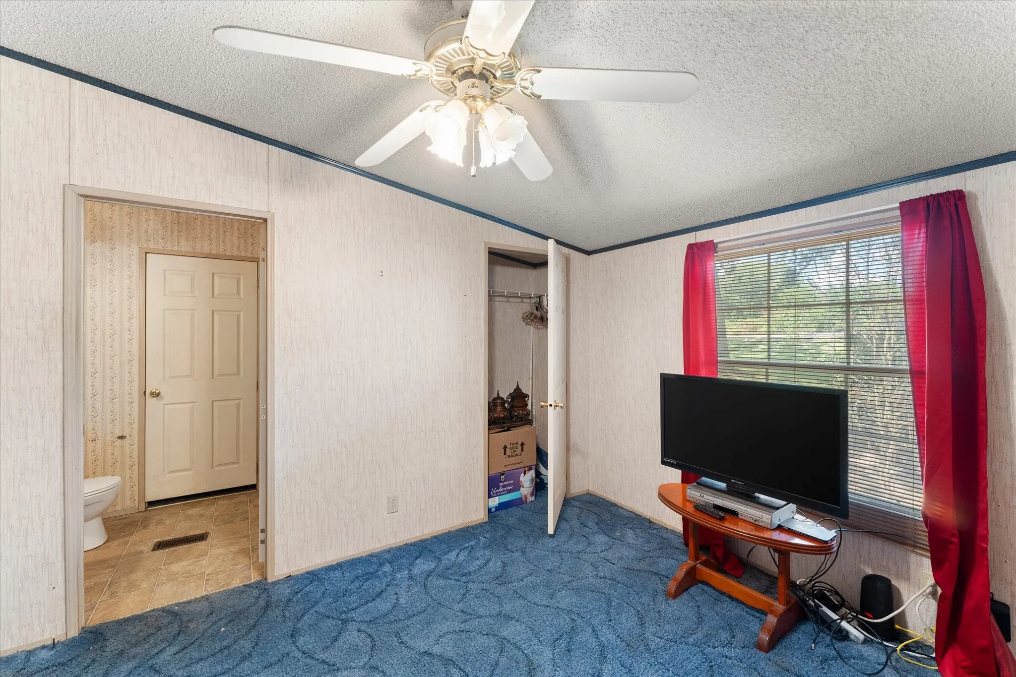 Manufactured Home For Sale in Anderson County , 24709 N US Highway 287, Athens, Texas 75751, 4 Bedroom, 3 Bathroom, Garage spaces, 2,128 Sqft, built in 1993, mls#21359094, Real Estate Agent in Athens, Homes For Sale in Anderson county, Homes For Sale in Athens, Realtor in Athens Texas, Real Estate Brokerage Independent Realty Texas, Luminita Cordes Realtor