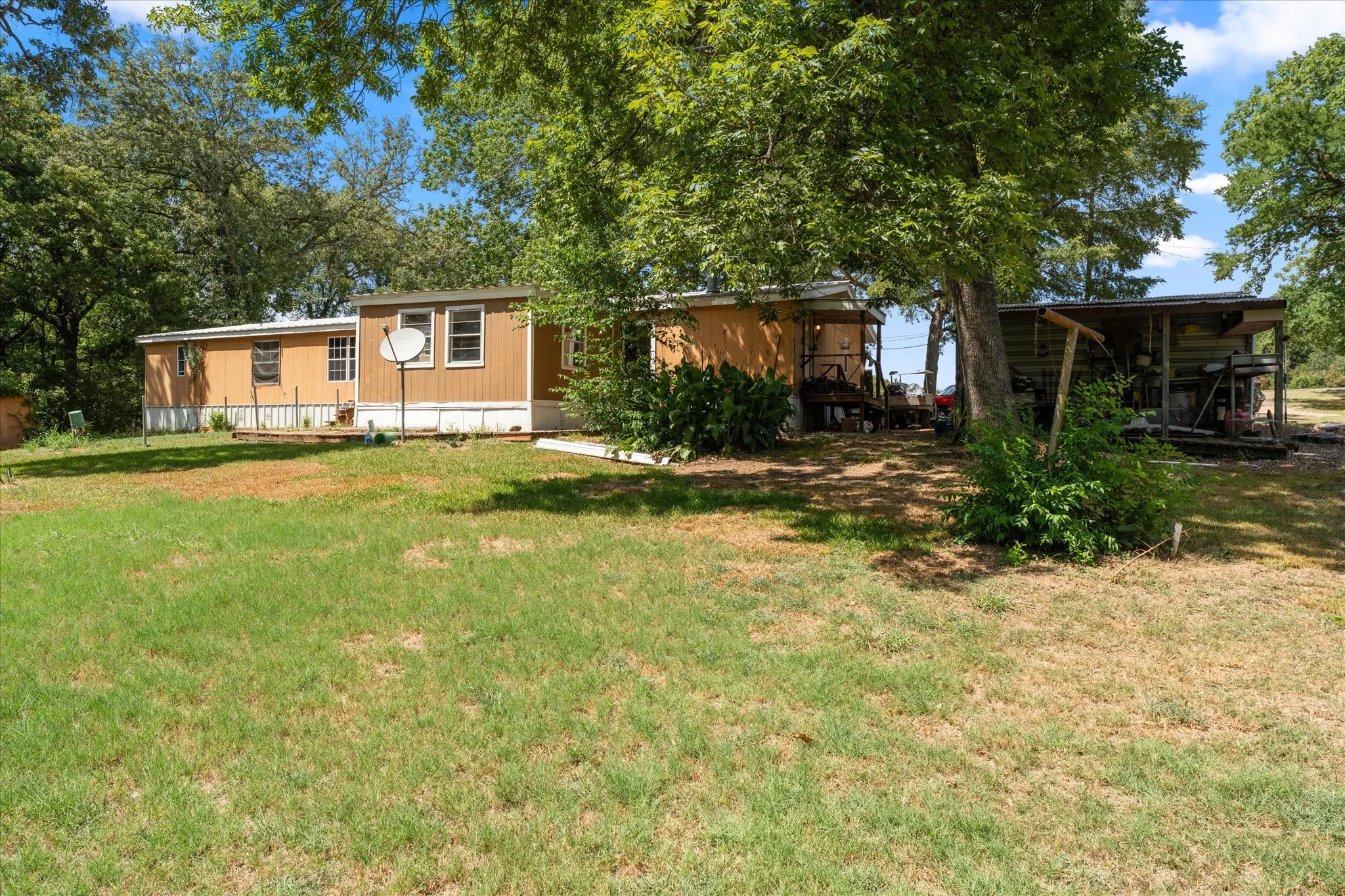 Manufactured Home For Sale in Anderson County , 24709 N US Highway 287, Athens, Texas 75751, 4 Bedroom, 3 Bathroom, Garage spaces, 2,128 Sqft, built in 1993, mls#21359094, Real Estate Agent in Athens, Homes For Sale in Anderson county, Homes For Sale in Athens, Realtor in Athens Texas, Real Estate Brokerage Independent Realty Texas, Luminita Cordes Realtor