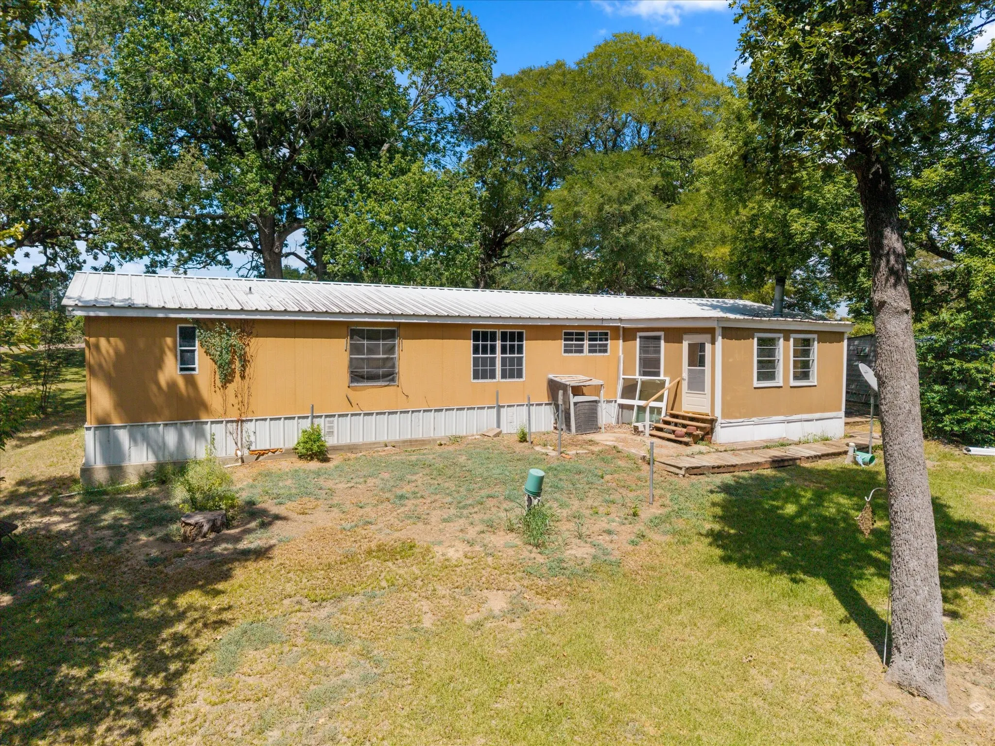 Manufactured Home For Sale in Anderson County , 24709 N US Highway 287, Athens, Texas 75751, 4 Bedroom, 3 Bathroom, Garage spaces, 2,128 Sqft, built in 1993, mls#21359094, Real Estate Agent in Athens, Homes For Sale in Anderson county, Homes For Sale in Athens, Realtor in Athens Texas, Real Estate Brokerage Independent Realty Texas, Luminita Cordes Realtor