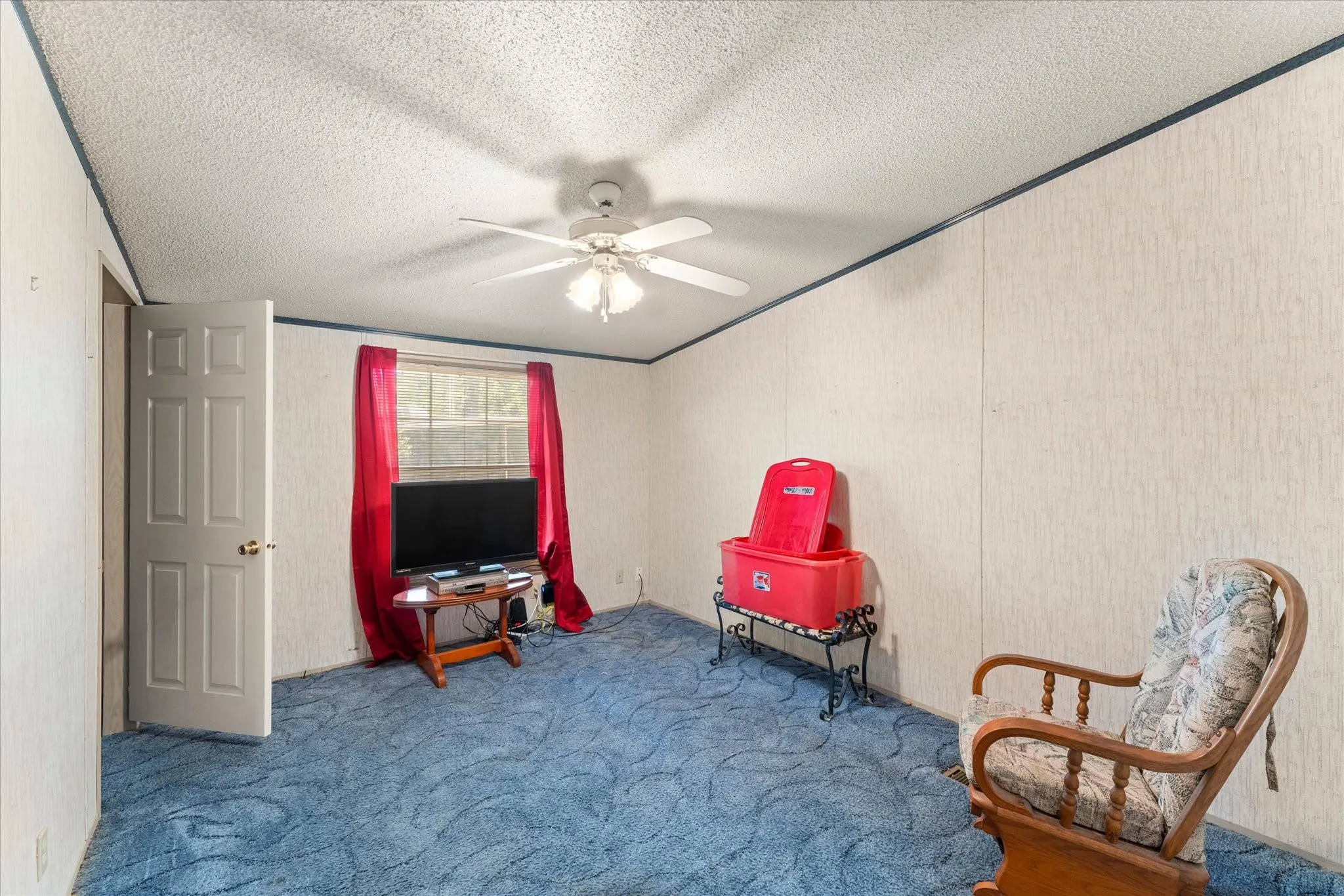 Manufactured Home For Sale in Anderson County , 24709 N US Highway 287, Athens, Texas 75751, 4 Bedroom, 3 Bathroom, Garage spaces, 2,128 Sqft, built in 1993, mls#21359094, Real Estate Agent in Athens, Homes For Sale in Anderson county, Homes For Sale in Athens, Realtor in Athens Texas, Real Estate Brokerage Independent Realty Texas, Luminita Cordes Realtor