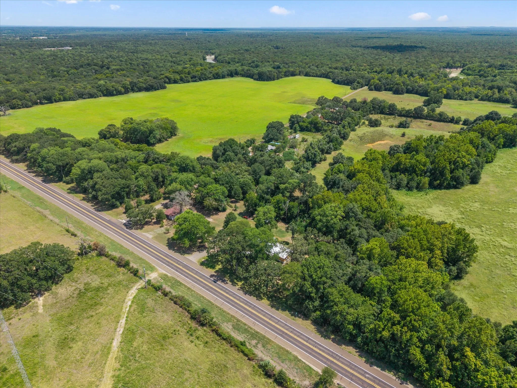 Manufactured Home For Sale in Anderson County , 24709 N US Highway 287, Athens, Texas 75751, 4 Bedroom, 3 Bathroom, Garage spaces, 2,128 Sqft, built in 1993, mls#21359094, Real Estate Agent in Athens, Homes For Sale in Anderson county, Homes For Sale in Athens, Realtor in Athens Texas, Real Estate Brokerage Independent Realty Texas, Luminita Cordes Realtor
