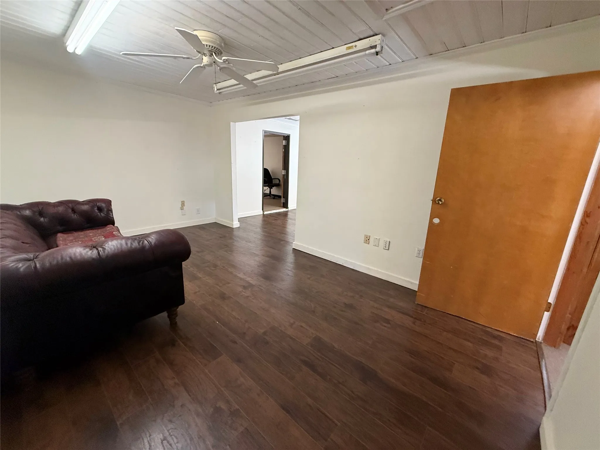 Office For Rent in Tarrant County , 111 walnut Street, Mansfield, Texas 76063, 0, 0, Garage spaces, 0 Sqft, built in 1950, Price $1,700, mls#21359256, Real Estate Agent in Mansfield, Homes For Rent in Tarrant county, Homes For Rent in Mansfield, Realtor in Mansfield Texas, Real Estate Brokerage Independent Realty Texas, Luminita Cordes Realtor