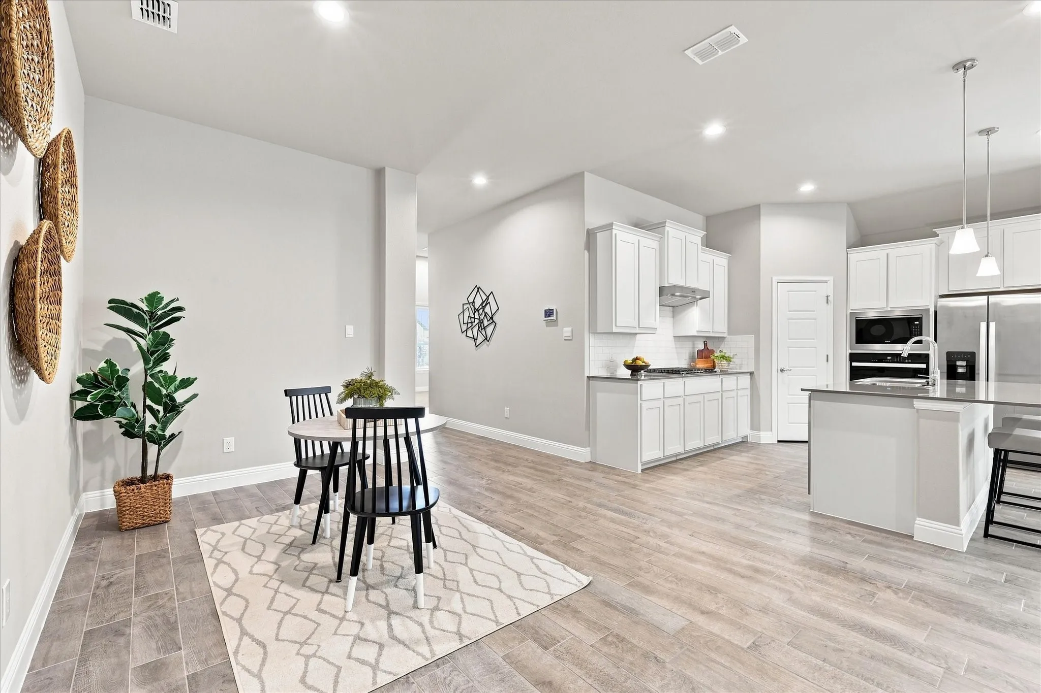 Single Family Residence For Rent in Denton County , 2704 Starling Street, Denton, Texas 76205, 5 Bedroom, 3 Bathroom, 2 Garage spaces, 2,089 Sqft, built in 2025, mls#21359243, Real Estate Agent in Denton, Homes For Rent in Denton county, Homes For Rent in Denton, Realtor in Denton Texas, Real Estate Brokerage Independent Realty Texas, Luminita Cordes Realtor