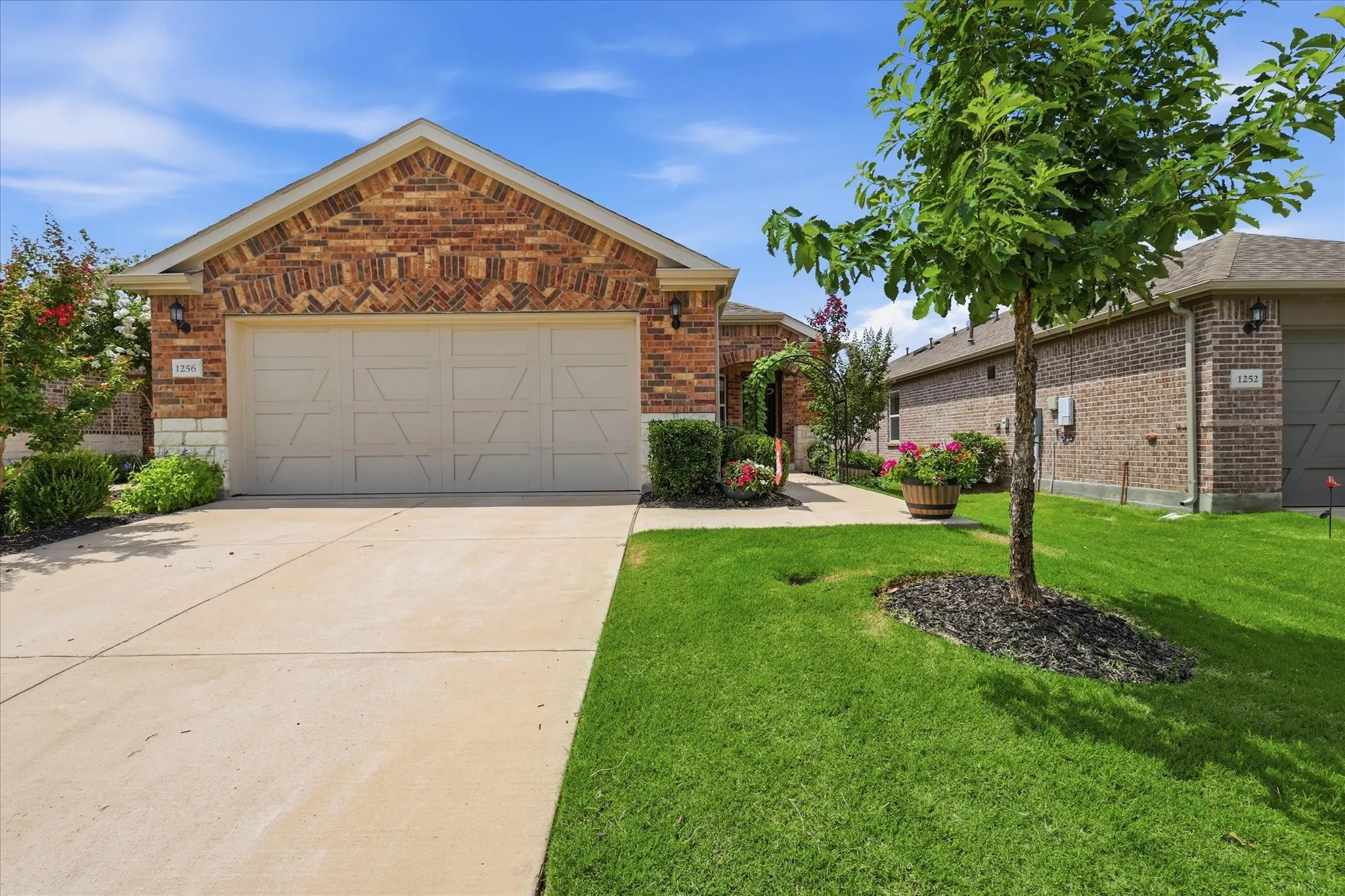 Single Family Residence For Rent in Denton County , 1256 Eagle Lane, Little Elm, Texas 76227, 2 Bedroom, 2 Bathroom, 2 Garage spaces, 1,474 Sqft, built in 2021, mls#21358449, Real Estate Agent in Little Elm, Homes For Rent in Denton county, Homes For Rent in Little Elm, Realtor in Little Elm Texas, Real Estate Brokerage Independent Realty Texas, Luminita Cordes Realtor