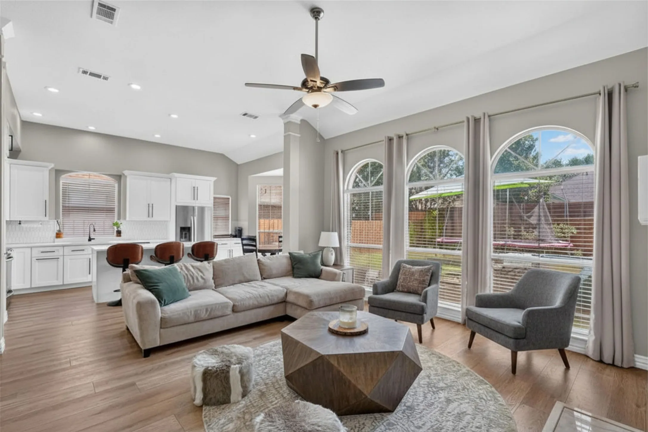 Single Family Residence For Sale in Collin County , 3009 Chukar Drive, Mc Kinney, Texas 75072, 5 Bedroom, 4 Bathroom, 2 Garage spaces, 3,088 Sqft, built in 1995, mls#21355786, Real Estate Agent in Mc Kinney, Homes For Sale in Collin county, Homes For Sale in Mc Kinney, Realtor in Mc Kinney Texas, Real Estate Brokerage Independent Realty Texas, Luminita Cordes Realtor