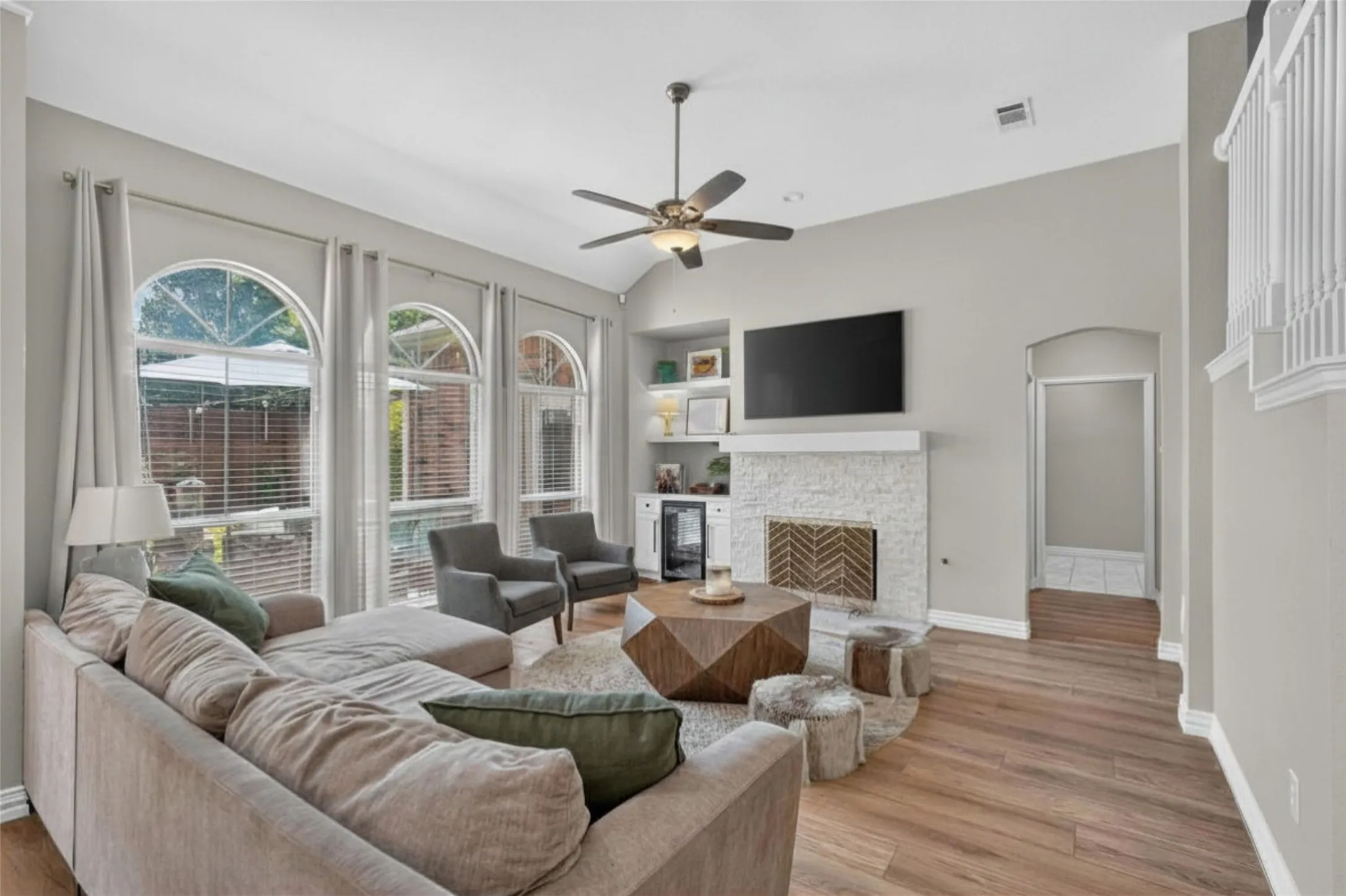 Single Family Residence For Sale in Collin County , 3009 Chukar Drive, Mc Kinney, Texas 75072, 5 Bedroom, 4 Bathroom, 2 Garage spaces, 3,088 Sqft, built in 1995, mls#21355786, Real Estate Agent in Mc Kinney, Homes For Sale in Collin county, Homes For Sale in Mc Kinney, Realtor in Mc Kinney Texas, Real Estate Brokerage Independent Realty Texas, Luminita Cordes Realtor