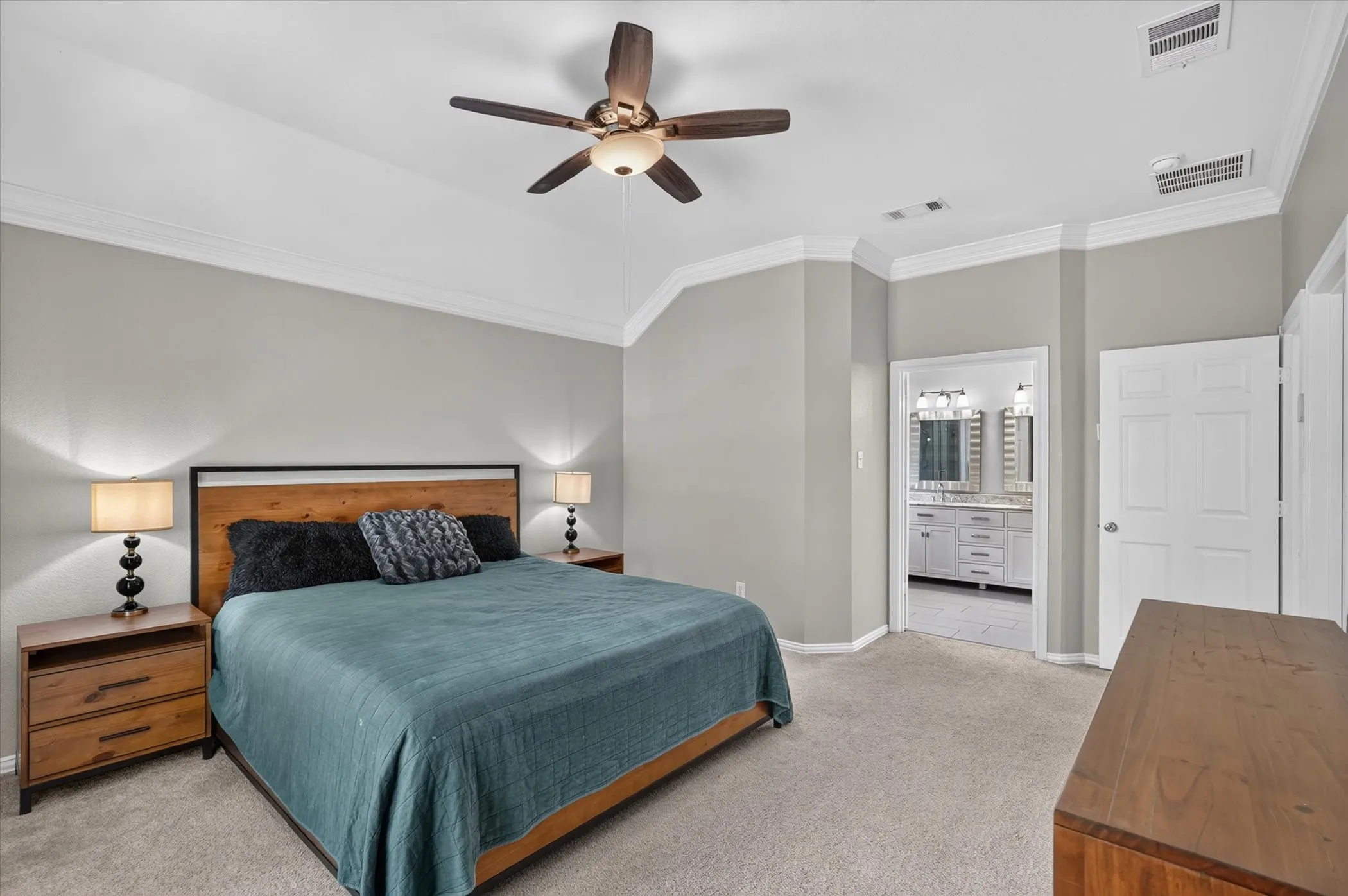 Single Family Residence For Sale in Collin County , 3009 Chukar Drive, Mc Kinney, Texas 75072, 5 Bedroom, 4 Bathroom, 2 Garage spaces, 3,088 Sqft, built in 1995, mls#21355786, Real Estate Agent in Mc Kinney, Homes For Sale in Collin county, Homes For Sale in Mc Kinney, Realtor in Mc Kinney Texas, Real Estate Brokerage Independent Realty Texas, Luminita Cordes Realtor