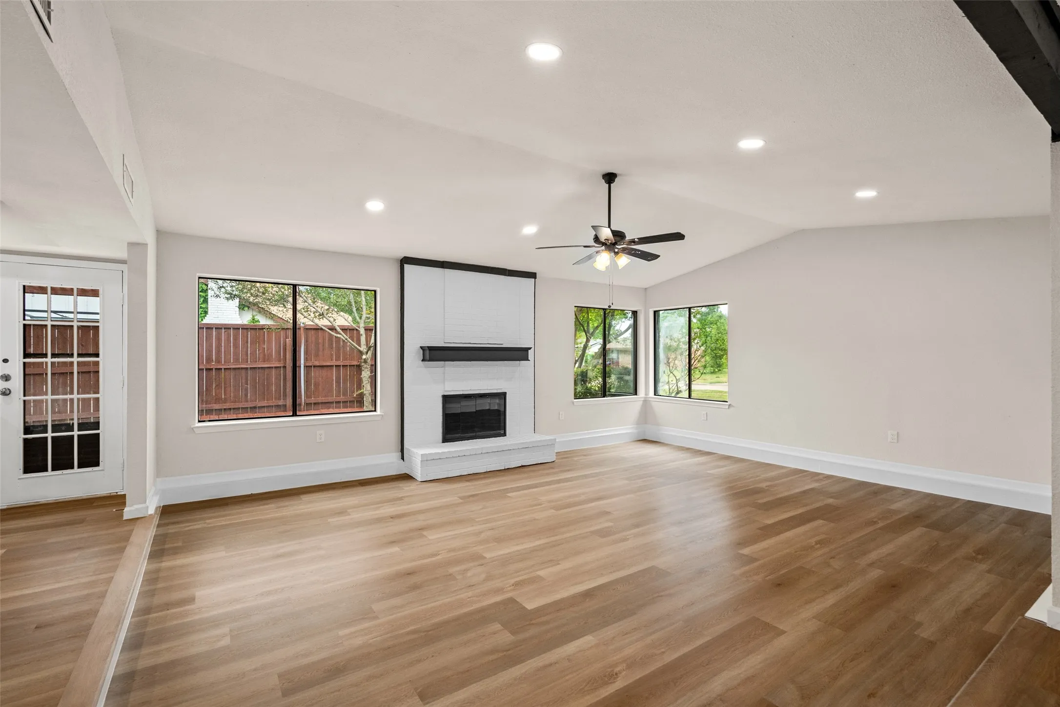 Single Family Residence For Sale in Collin County , 1453 Saint Patrick Drive, Plano, Texas 75074, 3 Bedroom, 2 Bathroom, 2 Garage spaces, 1,504 Sqft, built in 1985, mls#21357191, Real Estate Agent in Plano, Homes For Sale in Collin county, Homes For Sale in Plano, Realtor in Plano Texas, Real Estate Brokerage Independent Realty Texas, Luminita Cordes Realtor