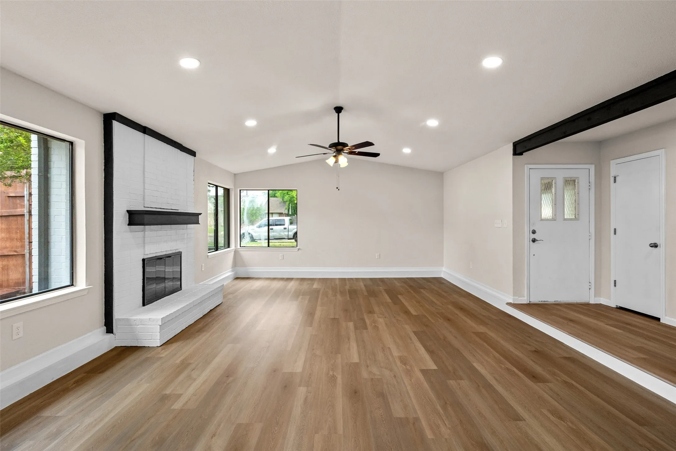 Single Family Residence For Sale in Collin County , 1453 Saint Patrick Drive, Plano, Texas 75074, 3 Bedroom, 2 Bathroom, 2 Garage spaces, 1,504 Sqft, built in 1985, mls#21357191, Real Estate Agent in Plano, Homes For Sale in Collin county, Homes For Sale in Plano, Realtor in Plano Texas, Real Estate Brokerage Independent Realty Texas, Luminita Cordes Realtor