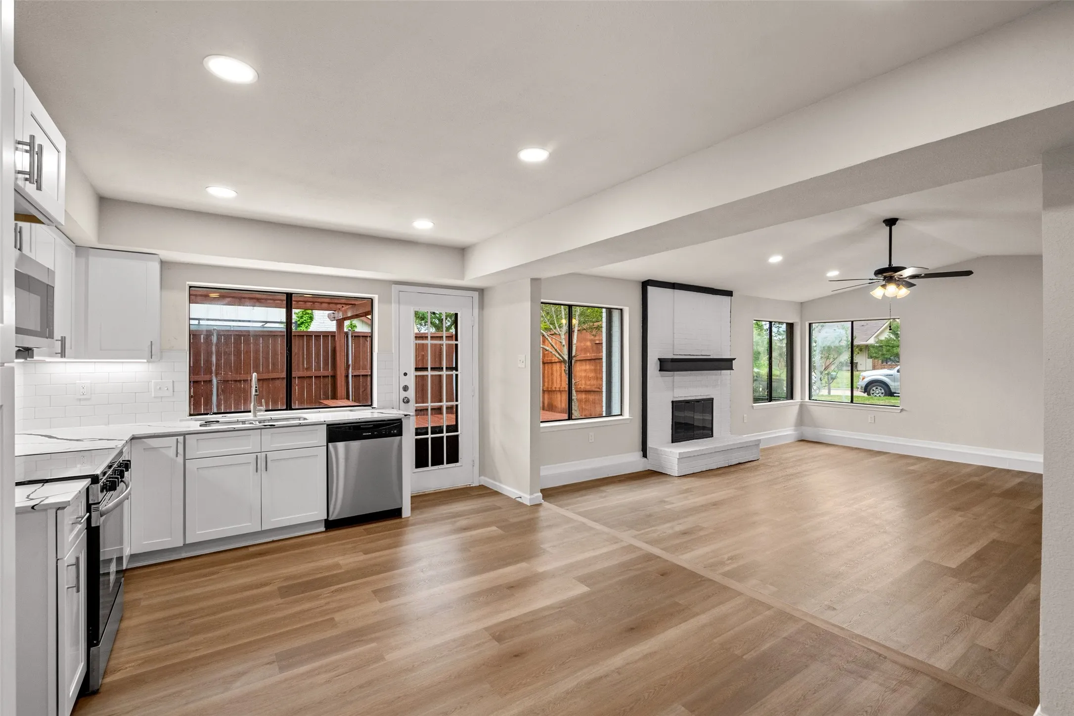 Single Family Residence For Sale in Collin County , 1453 Saint Patrick Drive, Plano, Texas 75074, 3 Bedroom, 2 Bathroom, 2 Garage spaces, 1,504 Sqft, built in 1985, mls#21357191, Real Estate Agent in Plano, Homes For Sale in Collin county, Homes For Sale in Plano, Realtor in Plano Texas, Real Estate Brokerage Independent Realty Texas, Luminita Cordes Realtor