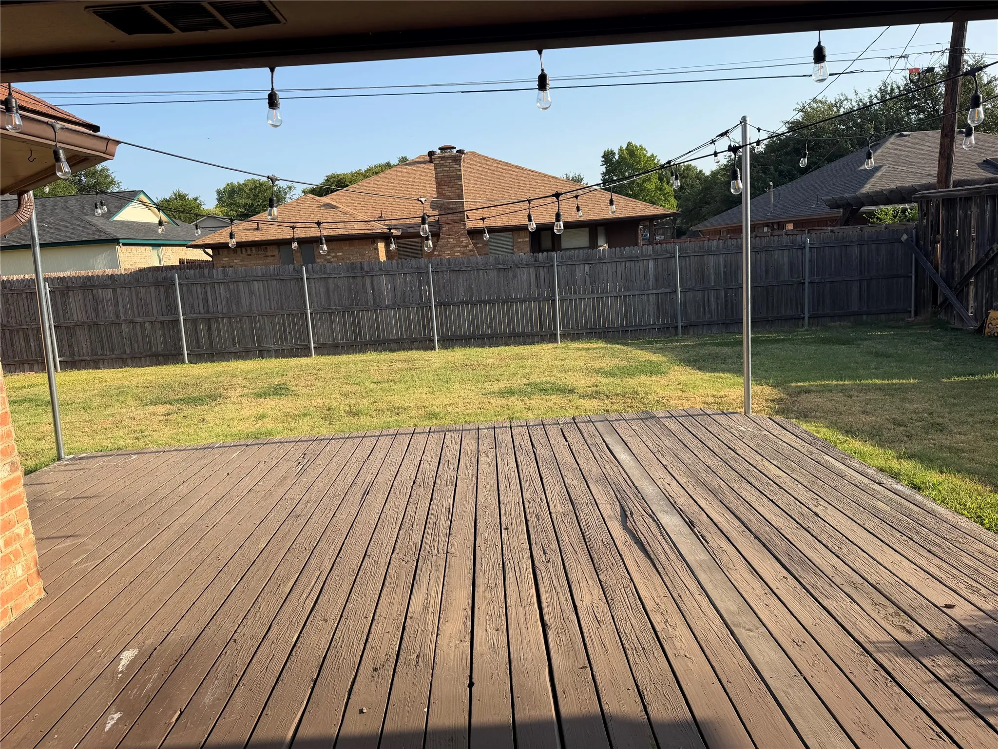 Single Family Residence For Rent in Tarrant County , 2 Chapel Hill Court, Mansfield, Texas 76063, 3 Bedroom, 2 Bathroom, 2 Garage spaces, 1,385 Sqft, built in 1988, mls#21359259, Real Estate Agent in Mansfield, Homes For Rent in Tarrant county, Homes For Rent in Mansfield, Realtor in Mansfield Texas, Real Estate Brokerage Independent Realty Texas, Luminita Cordes Realtor