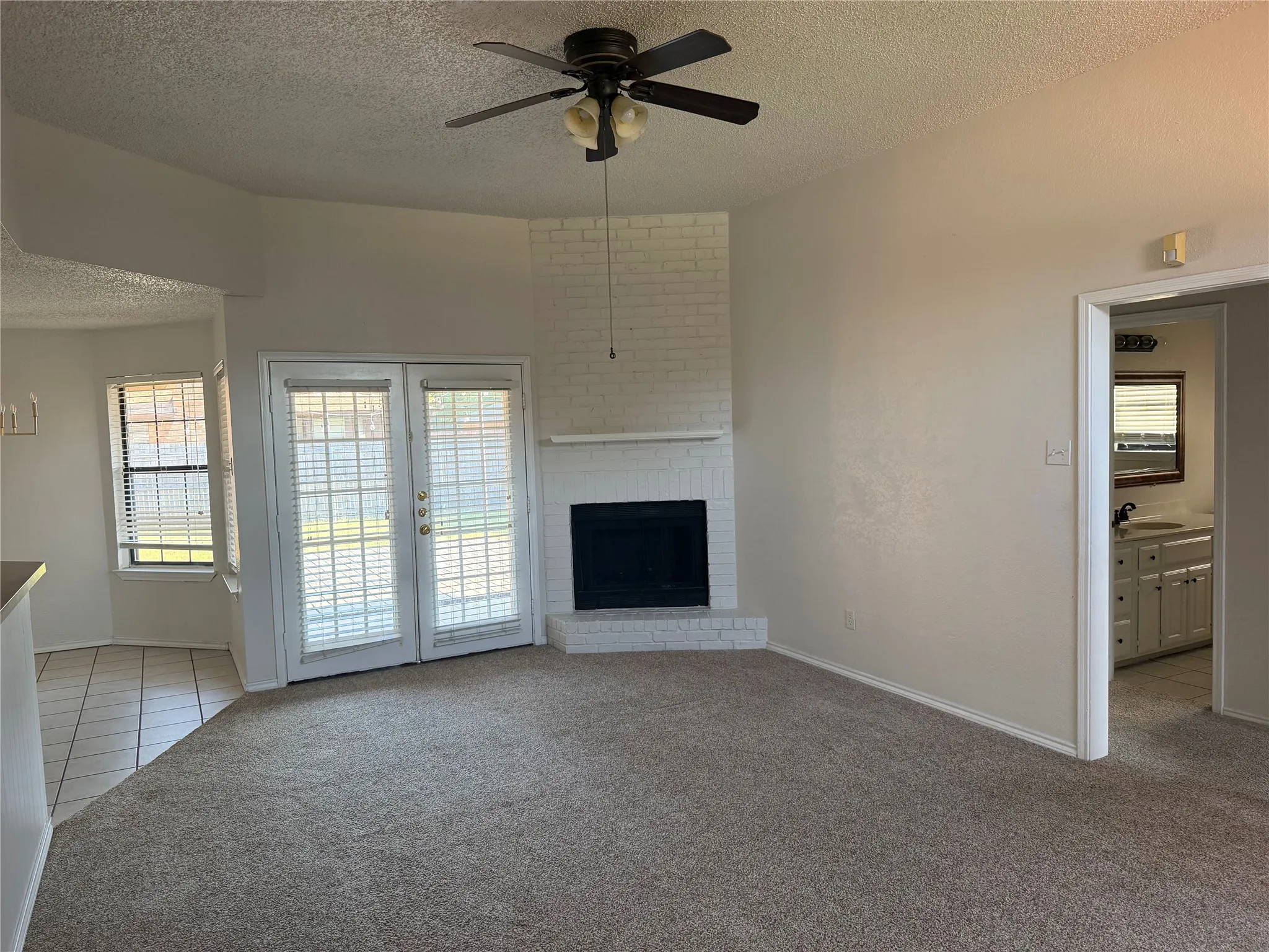 Single Family Residence For Rent in Tarrant County , 2 Chapel Hill Court, Mansfield, Texas 76063, 3 Bedroom, 2 Bathroom, 2 Garage spaces, 1,385 Sqft, built in 1988, mls#21359259, Real Estate Agent in Mansfield, Homes For Rent in Tarrant county, Homes For Rent in Mansfield, Realtor in Mansfield Texas, Real Estate Brokerage Independent Realty Texas, Luminita Cordes Realtor