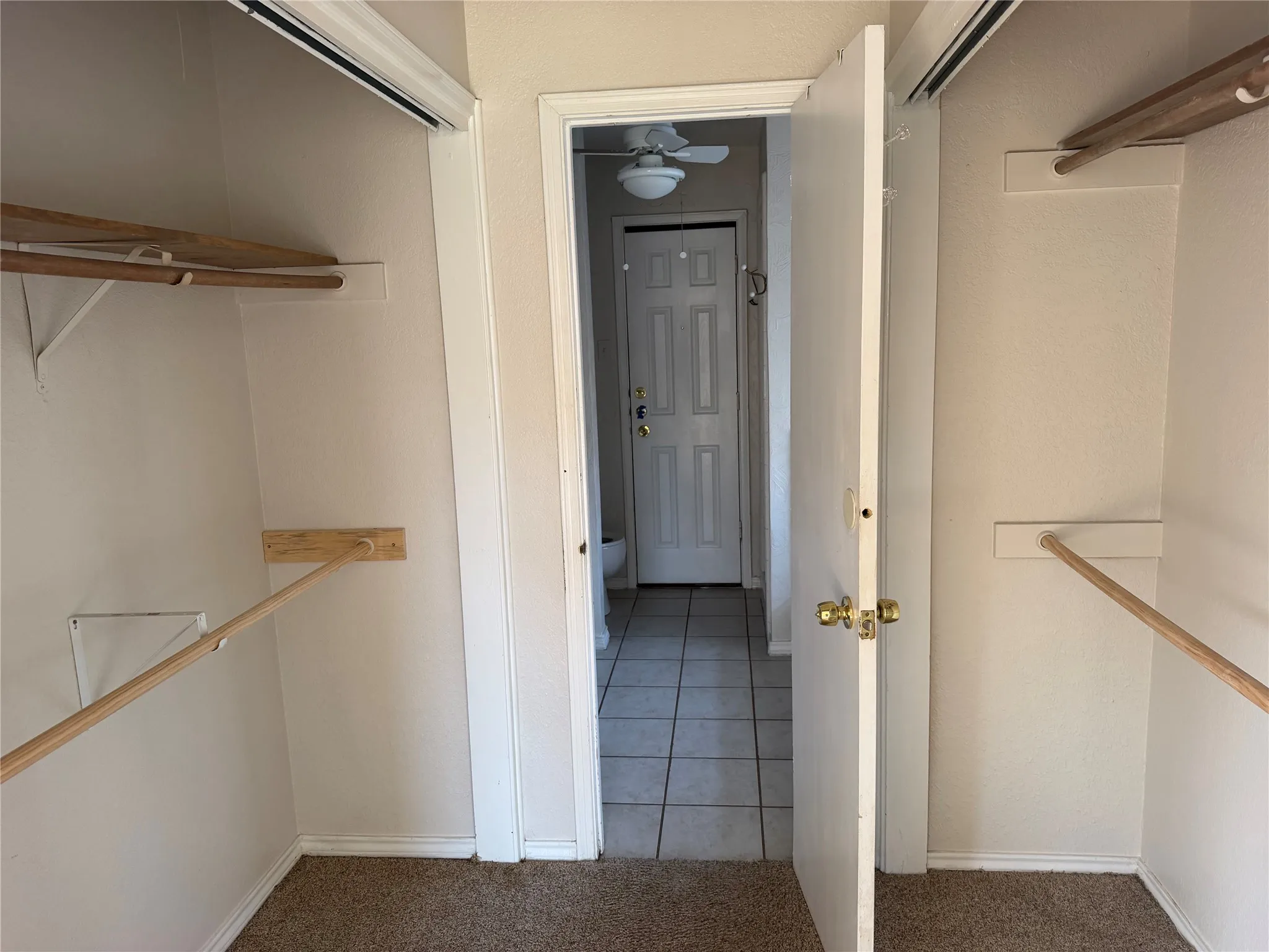 Single Family Residence For Rent in Tarrant County , 2 Chapel Hill Court, Mansfield, Texas 76063, 3 Bedroom, 2 Bathroom, 2 Garage spaces, 1,385 Sqft, built in 1988, mls#21359259, Real Estate Agent in Mansfield, Homes For Rent in Tarrant county, Homes For Rent in Mansfield, Realtor in Mansfield Texas, Real Estate Brokerage Independent Realty Texas, Luminita Cordes Realtor