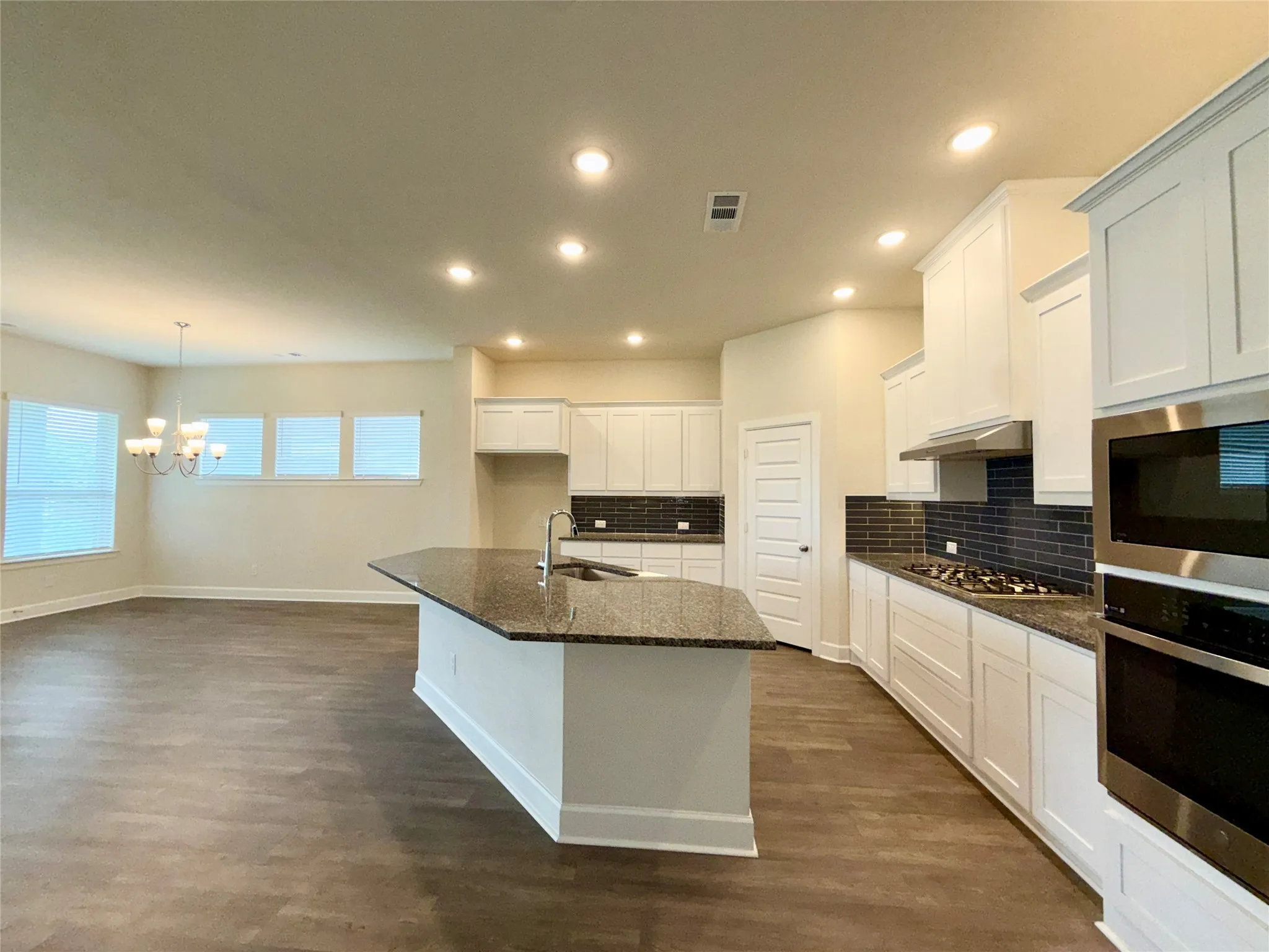 Single Family Residence For Rent in Grayson County , 1804 Welker Drive, Van Alstyne, Texas 75495, 4 Bedroom, 3 Bathroom, 2 Garage spaces, 2,438 Sqft, built in 2022, mls#21358303, Real Estate Agent in Van Alstyne, Homes For Rent in Grayson county, Homes For Rent in Van Alstyne, Realtor in Van Alstyne Texas, Real Estate Brokerage Independent Realty Texas, Luminita Cordes Realtor