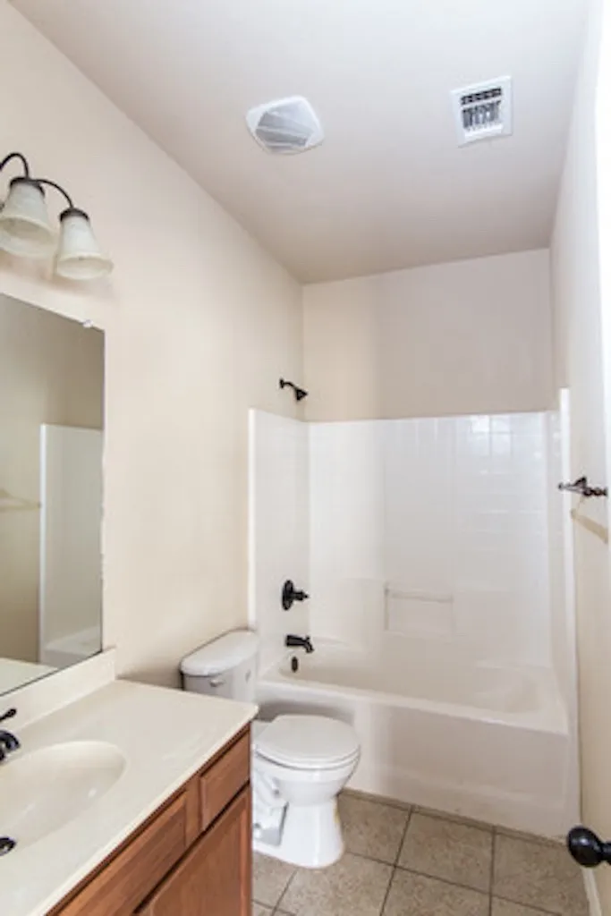 Duplex For Rent in Tarrant County , 1407 Piedmont Drive, Mansfield, Texas 76063, 3 Bedroom, 2 Bathroom, 2 Garage spaces, 1,181 Sqft, built in 2007, mls#21359262, Real Estate Agent in Mansfield, Homes For Rent in Tarrant county, Homes For Rent in Mansfield, Realtor in Mansfield Texas, Real Estate Brokerage Independent Realty Texas, Luminita Cordes Realtor