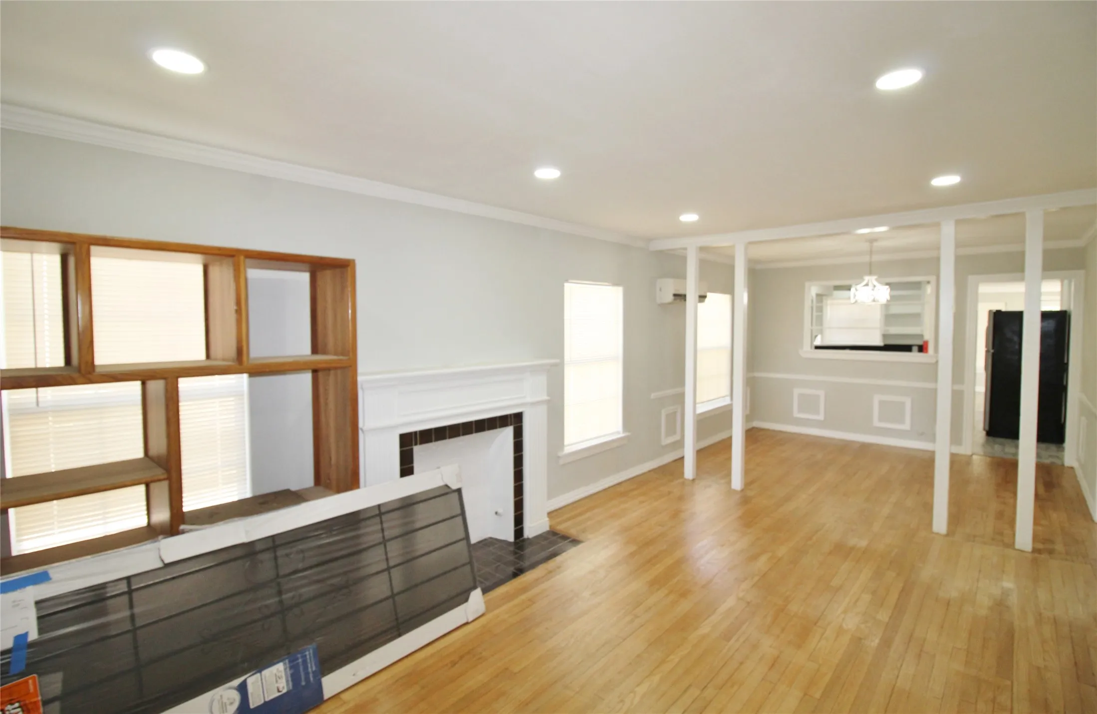 Single Family Residence For Rent in Dallas County , 3427 Kinmore Street, Dallas, Texas 75223, 2 Bedroom, 1 Bathroom, Garage spaces, 1,262 Sqft, built in 1940, mls#21359263, Real Estate Agent in Dallas, Homes For Rent in Dallas county, Homes For Rent in Dallas, Realtor in Dallas Texas, Real Estate Brokerage Independent Realty Texas, Luminita Cordes Realtor