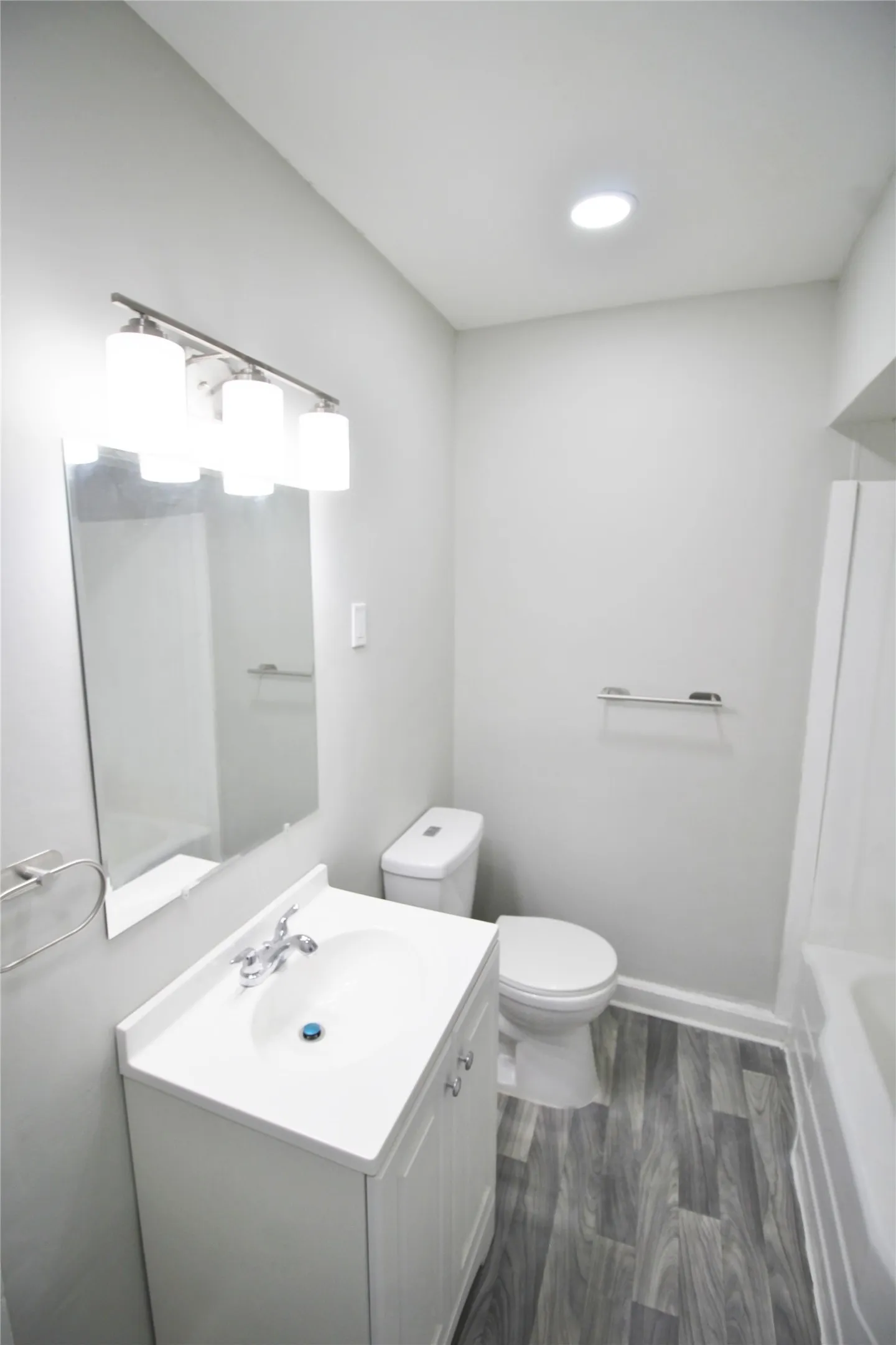 Single Family Residence For Rent in Dallas County , 3427 Kinmore Street, Dallas, Texas 75223, 2 Bedroom, 1 Bathroom, Garage spaces, 1,262 Sqft, built in 1940, mls#21359263, Real Estate Agent in Dallas, Homes For Rent in Dallas county, Homes For Rent in Dallas, Realtor in Dallas Texas, Real Estate Brokerage Independent Realty Texas, Luminita Cordes Realtor