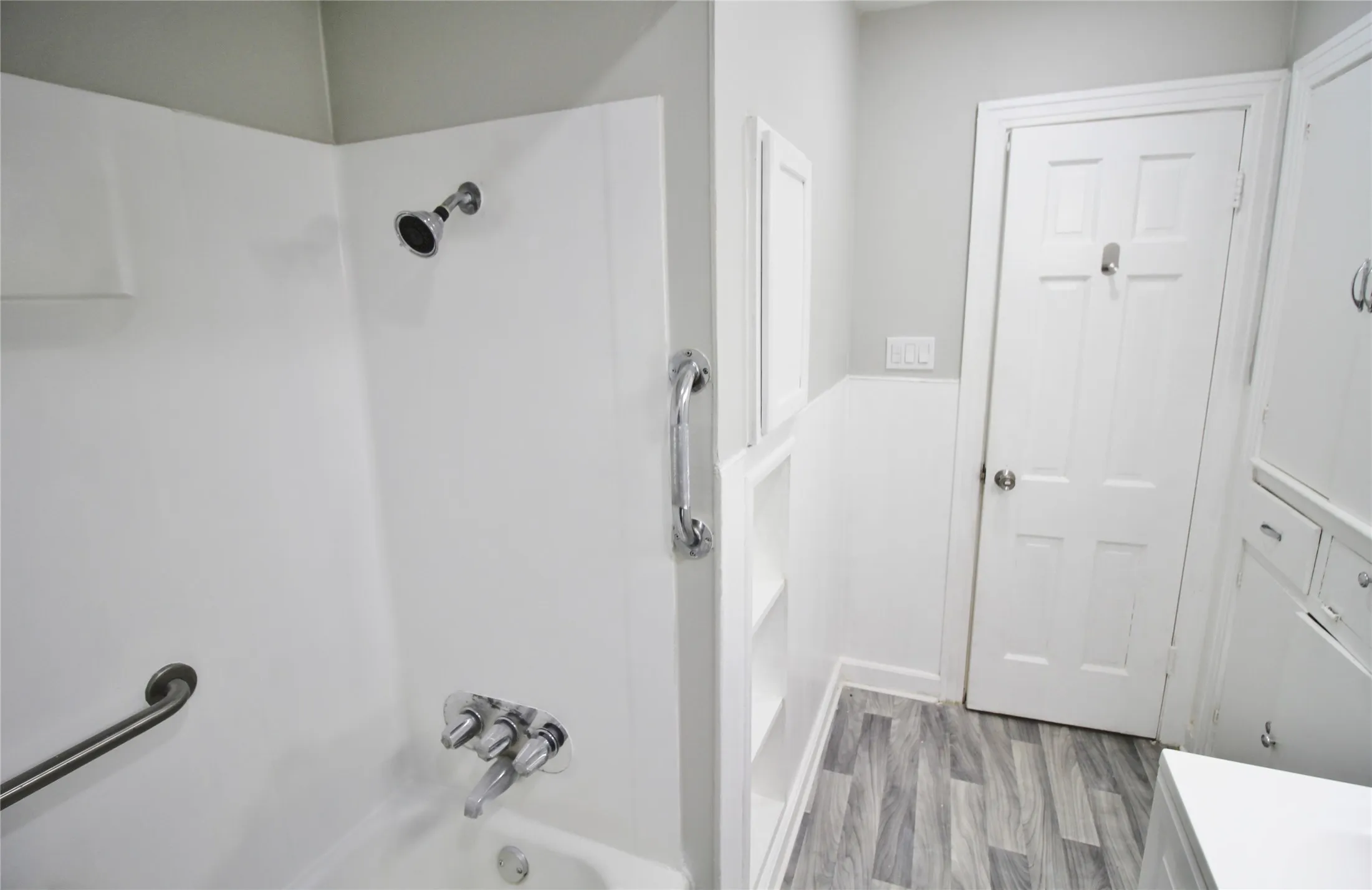 Single Family Residence For Rent in Dallas County , 3427 Kinmore Street, Dallas, Texas 75223, 2 Bedroom, 1 Bathroom, Garage spaces, 1,262 Sqft, built in 1940, mls#21359263, Real Estate Agent in Dallas, Homes For Rent in Dallas county, Homes For Rent in Dallas, Realtor in Dallas Texas, Real Estate Brokerage Independent Realty Texas, Luminita Cordes Realtor