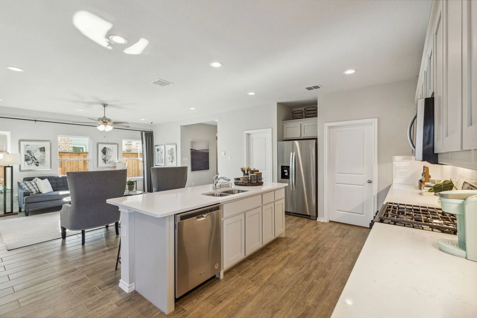 HRT - Model - 3904 Hometown Boulevard - K2455 - Lockhart - Kitchen - 02