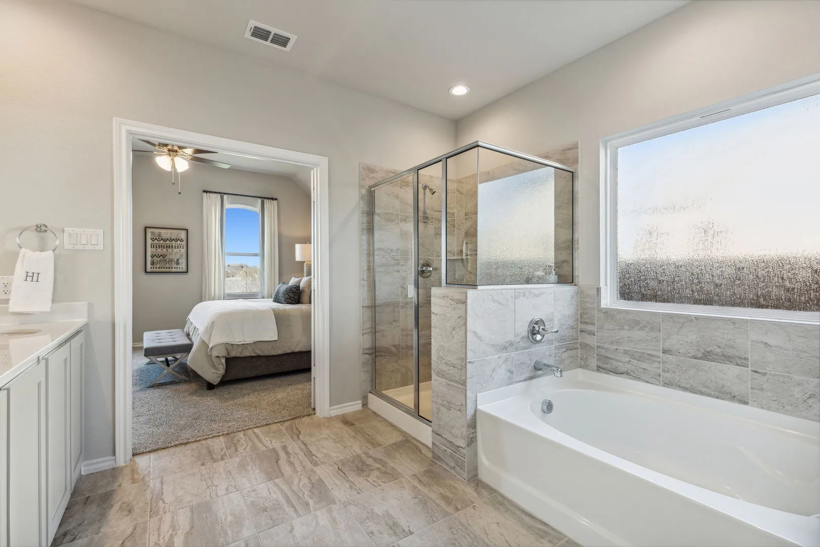 HRT - Model - 3904 Hometown Boulevard - K2455 - Lockhart - Primary Bath - 02