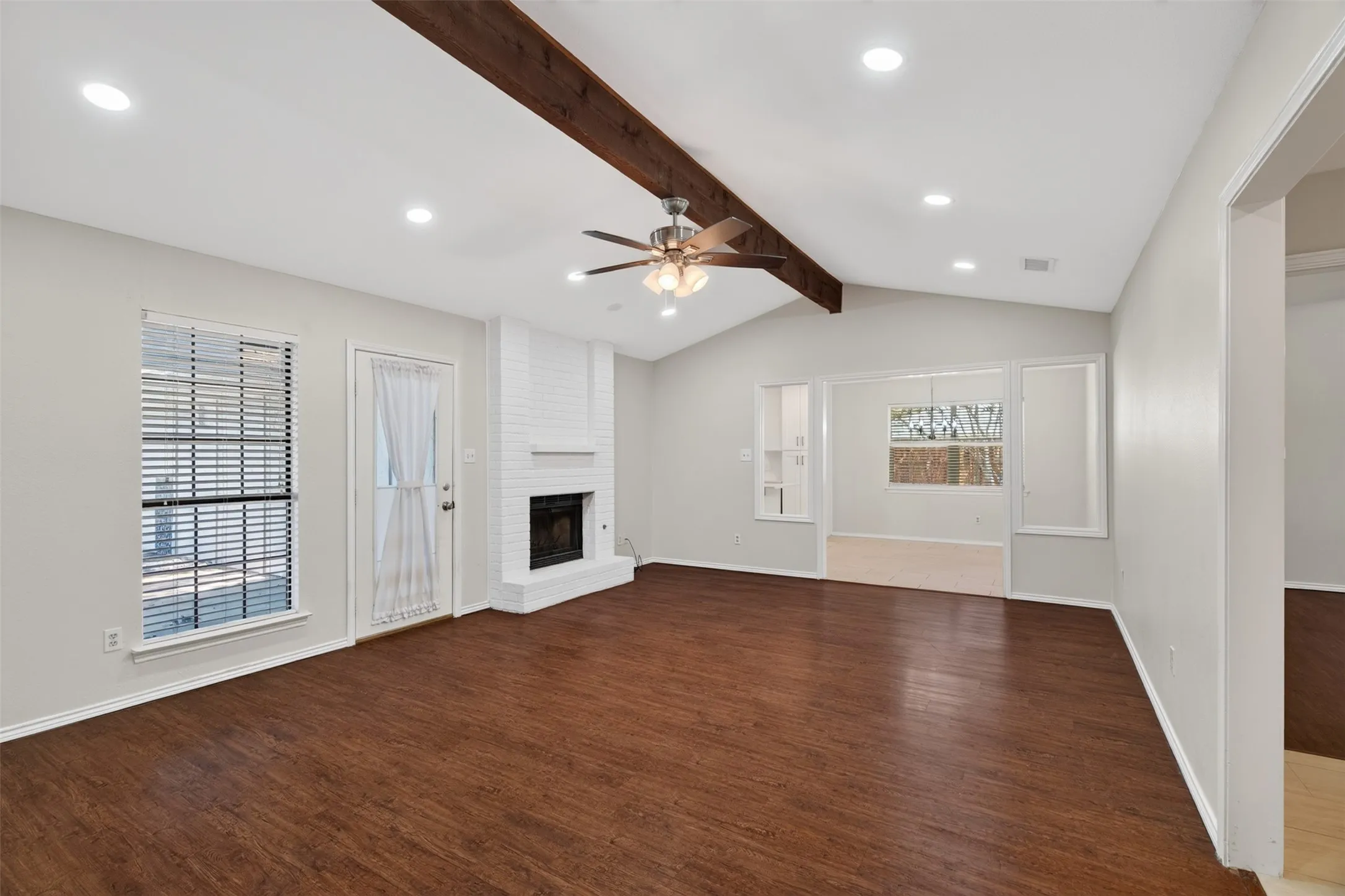 Single Family Residence For Sale in Denton County , 2146 Robin Road, Lewisville, Texas 75077, 3 Bedroom, 2 Bathroom, 2 Garage spaces, 1,579 Sqft, built in 1981, mls#21350964, Real Estate Agent in Lewisville, Homes For Sale in Denton county, Homes For Sale in Lewisville, Realtor in Lewisville Texas, Real Estate Brokerage Independent Realty Texas, Luminita Cordes Realtor