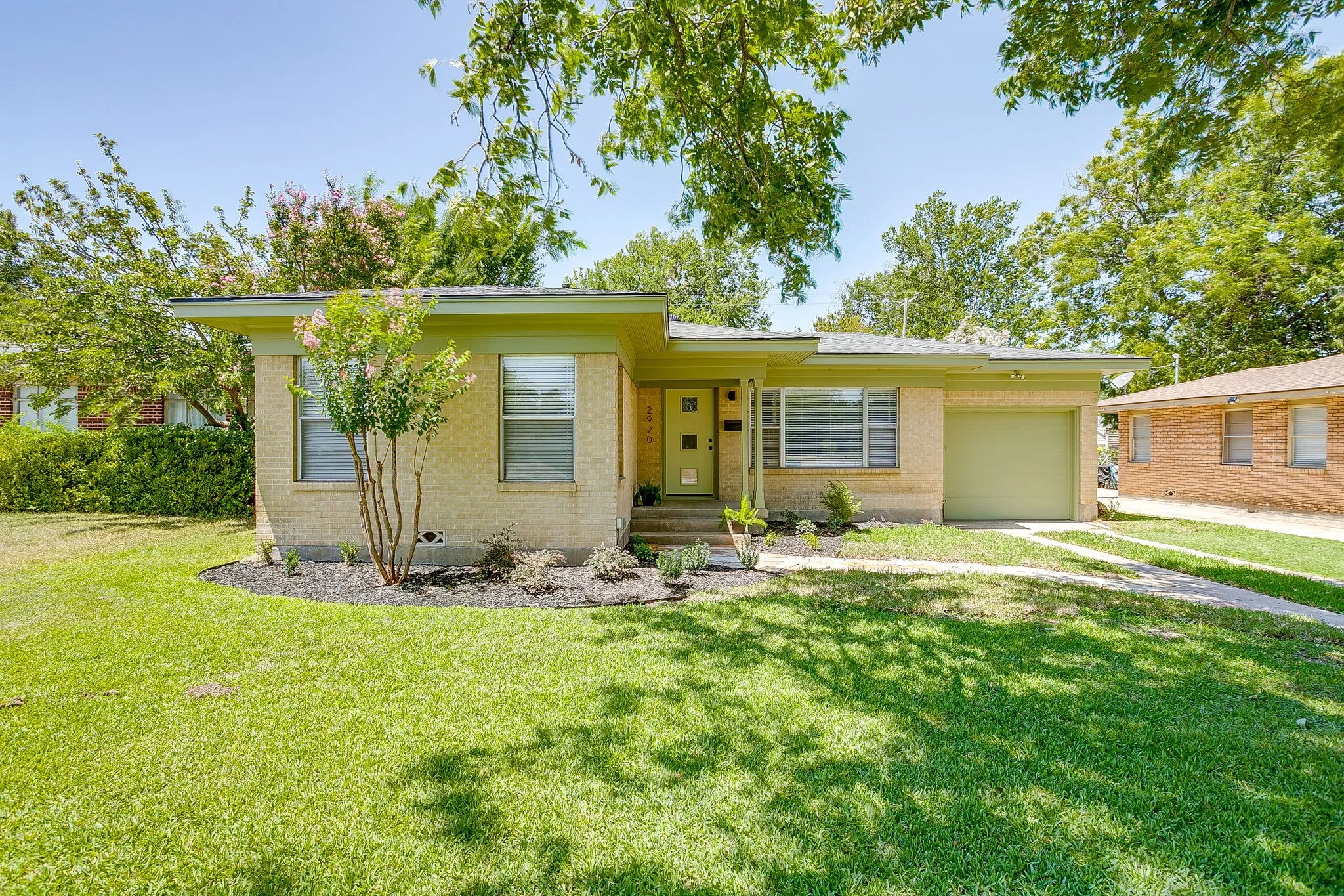 Single Family Residence For Rent in Tarrant County , 2920 Ryan Place Drive, Fort Worth, Texas 76110, 3 Bedroom, 1 Bathroom, 1 Garage spaces, 1,355 Sqft, built in 1952, mls#21359265, Real Estate Agent in Fort Worth, Homes For Rent in Tarrant county, Homes For Rent in Fort Worth, Realtor in Fort Worth Texas, Real Estate Brokerage Independent Realty Texas, Luminita Cordes Realtor