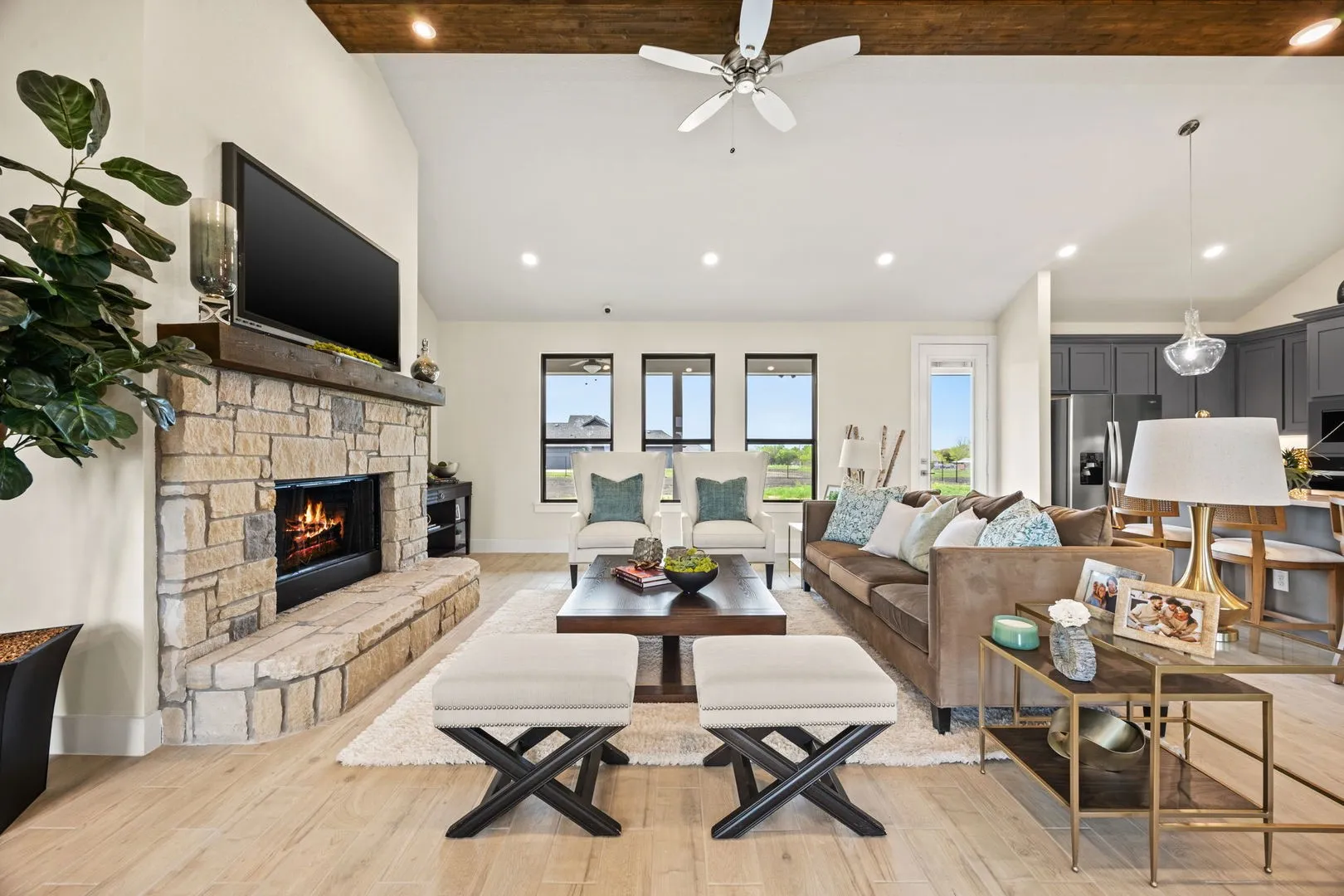 CER - Model - 2911 Stella Rose Court - V1981 - Cypress - Living Room - 01