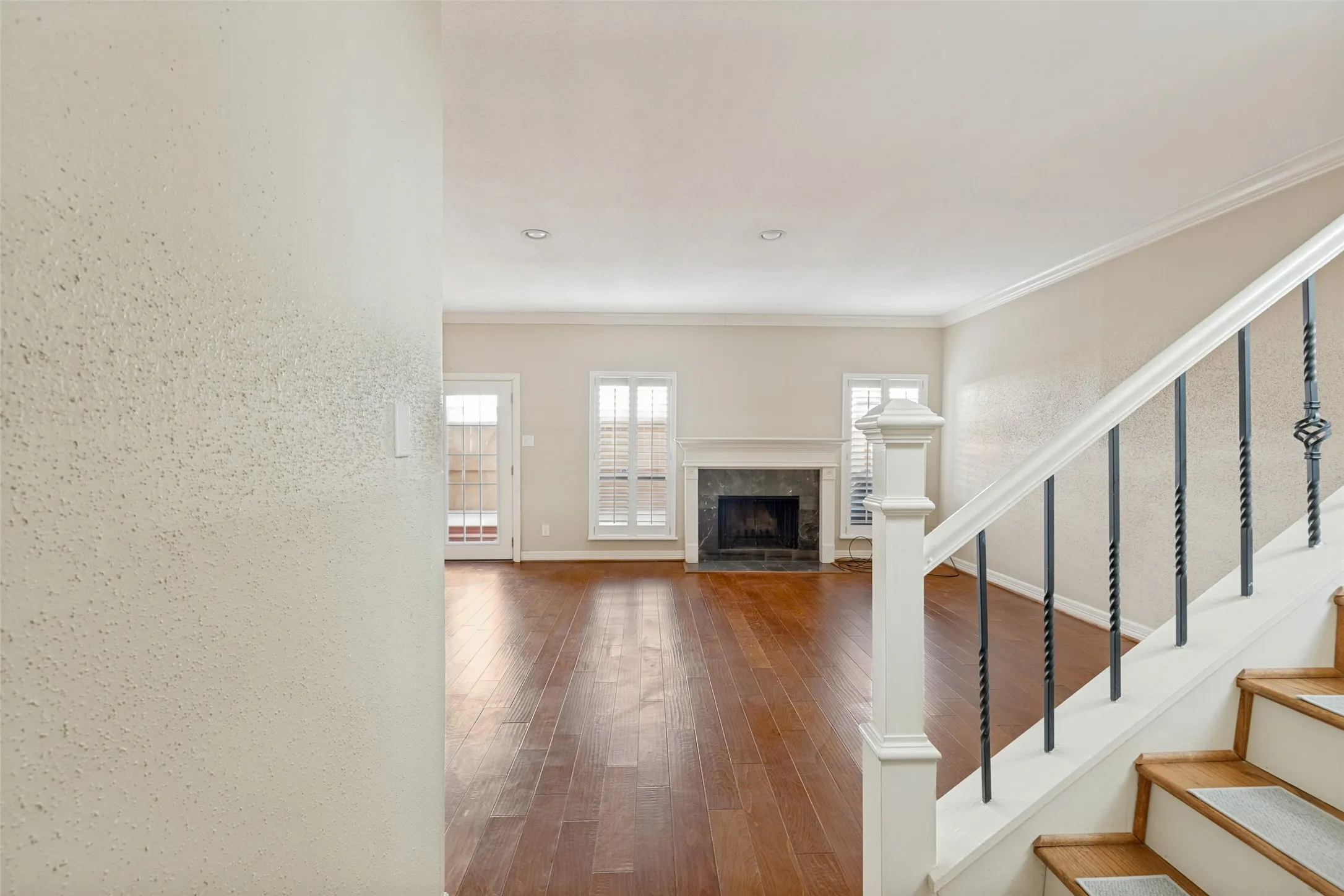 Townhouse For Sale in Harris County , 9400 Doliver Drive 59, Houston, Texas 77063, 2 Bedroom, 3 Bathroom, Garage spaces, 1,630 Sqft, built in 1977, mls#21359271, Real Estate Agent in Houston, Homes For Sale in Harris county, Homes For Sale in Houston, Realtor in Houston Texas, Real Estate Brokerage Independent Realty Texas, Luminita Cordes Realtor