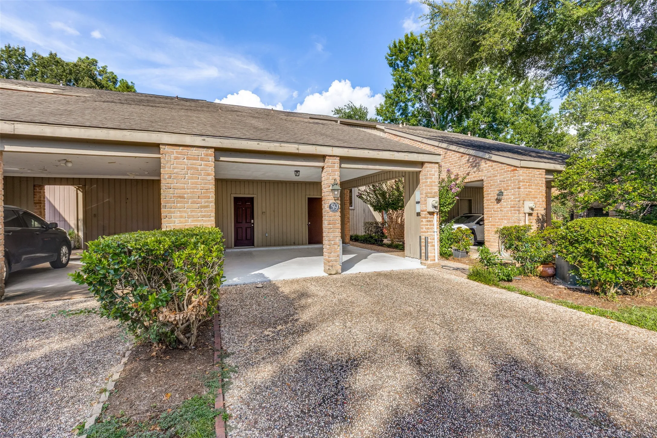 Townhouse For Sale in Harris County , 9400 Doliver Drive 59, Houston, Texas 77063, 2 Bedroom, 3 Bathroom, Garage spaces, 1,630 Sqft, built in 1977, mls#21359271, Real Estate Agent in Houston, Homes For Sale in Harris county, Homes For Sale in Houston, Realtor in Houston Texas, Real Estate Brokerage Independent Realty Texas, Luminita Cordes Realtor