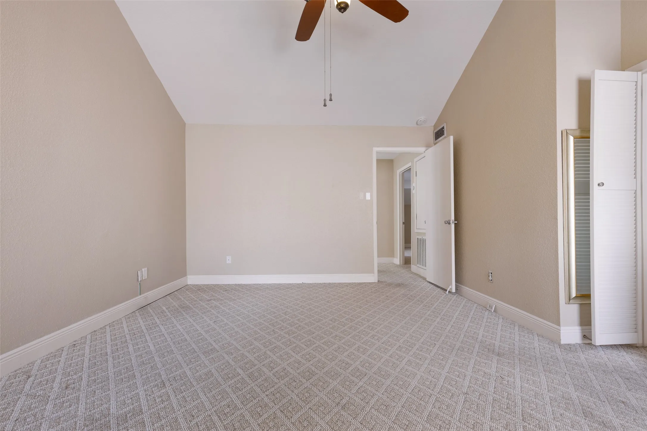 Townhouse For Sale in Harris County , 9400 Doliver Drive 59, Houston, Texas 77063, 2 Bedroom, 3 Bathroom, Garage spaces, 1,630 Sqft, built in 1977, mls#21359271, Real Estate Agent in Houston, Homes For Sale in Harris county, Homes For Sale in Houston, Realtor in Houston Texas, Real Estate Brokerage Independent Realty Texas, Luminita Cordes Realtor