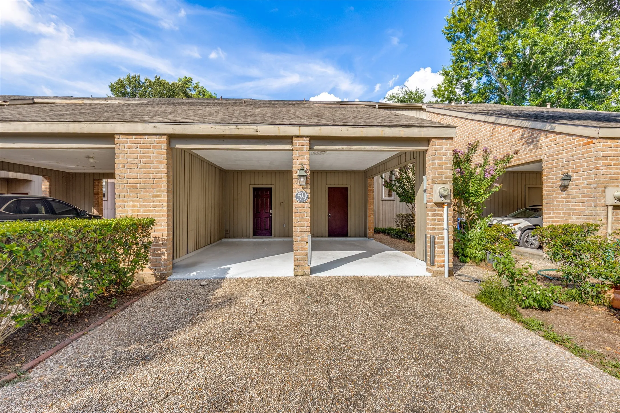 Townhouse For Sale in Harris County , 9400 Doliver Drive 59, Houston, Texas 77063, 2 Bedroom, 3 Bathroom, Garage spaces, 1,630 Sqft, built in 1977, mls#21359271, Real Estate Agent in Houston, Homes For Sale in Harris county, Homes For Sale in Houston, Realtor in Houston Texas, Real Estate Brokerage Independent Realty Texas, Luminita Cordes Realtor