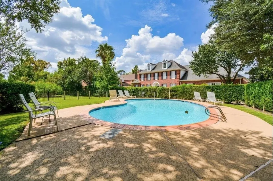Townhouse For Sale in Harris County , 9400 Doliver Drive 59, Houston, Texas 77063, 2 Bedroom, 3 Bathroom, Garage spaces, 1,630 Sqft, built in 1977, mls#21359271, Real Estate Agent in Houston, Homes For Sale in Harris county, Homes For Sale in Houston, Realtor in Houston Texas, Real Estate Brokerage Independent Realty Texas, Luminita Cordes Realtor