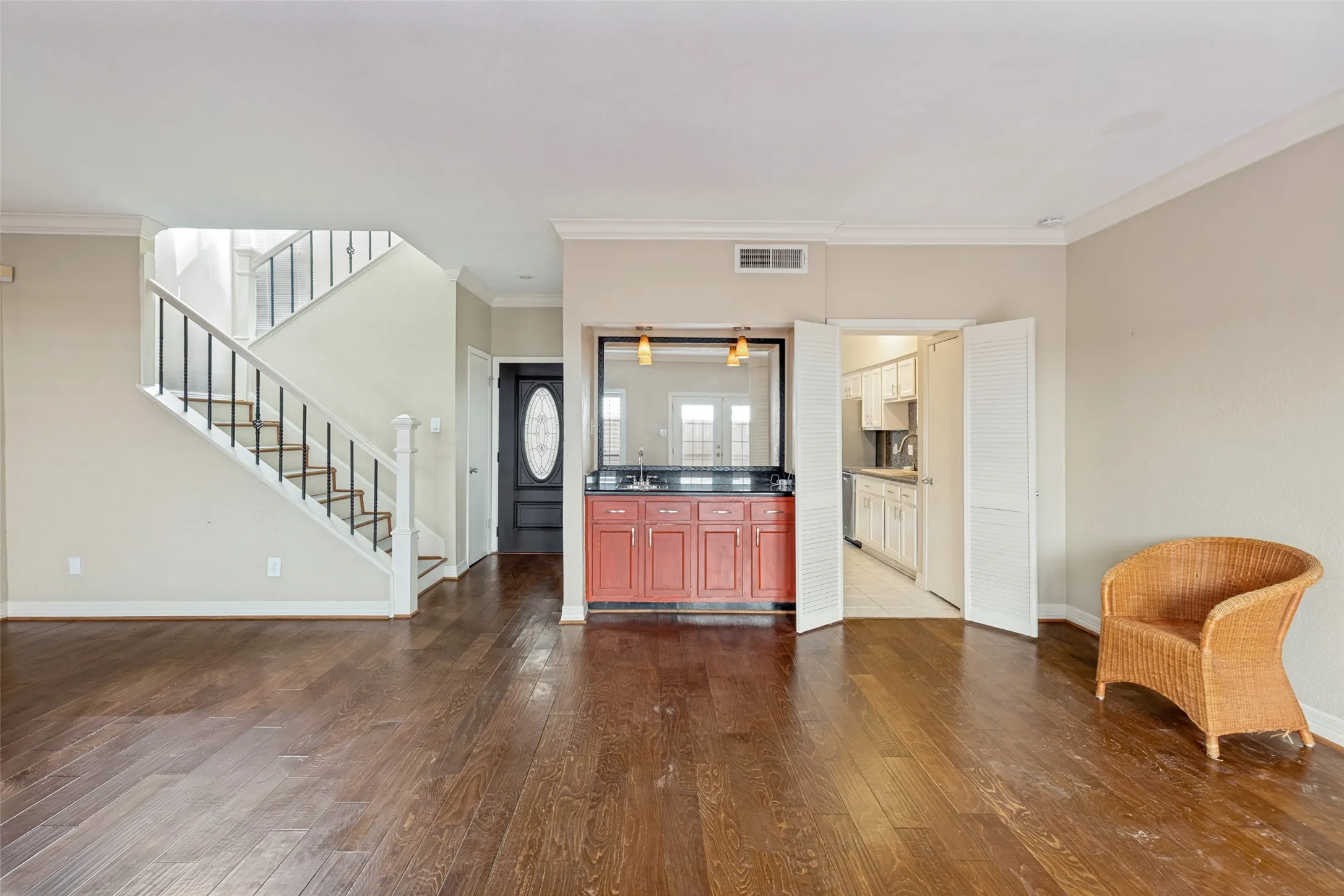 Townhouse For Sale in Harris County , 9400 Doliver Drive 59, Houston, Texas 77063, 2 Bedroom, 3 Bathroom, Garage spaces, 1,630 Sqft, built in 1977, mls#21359271, Real Estate Agent in Houston, Homes For Sale in Harris county, Homes For Sale in Houston, Realtor in Houston Texas, Real Estate Brokerage Independent Realty Texas, Luminita Cordes Realtor