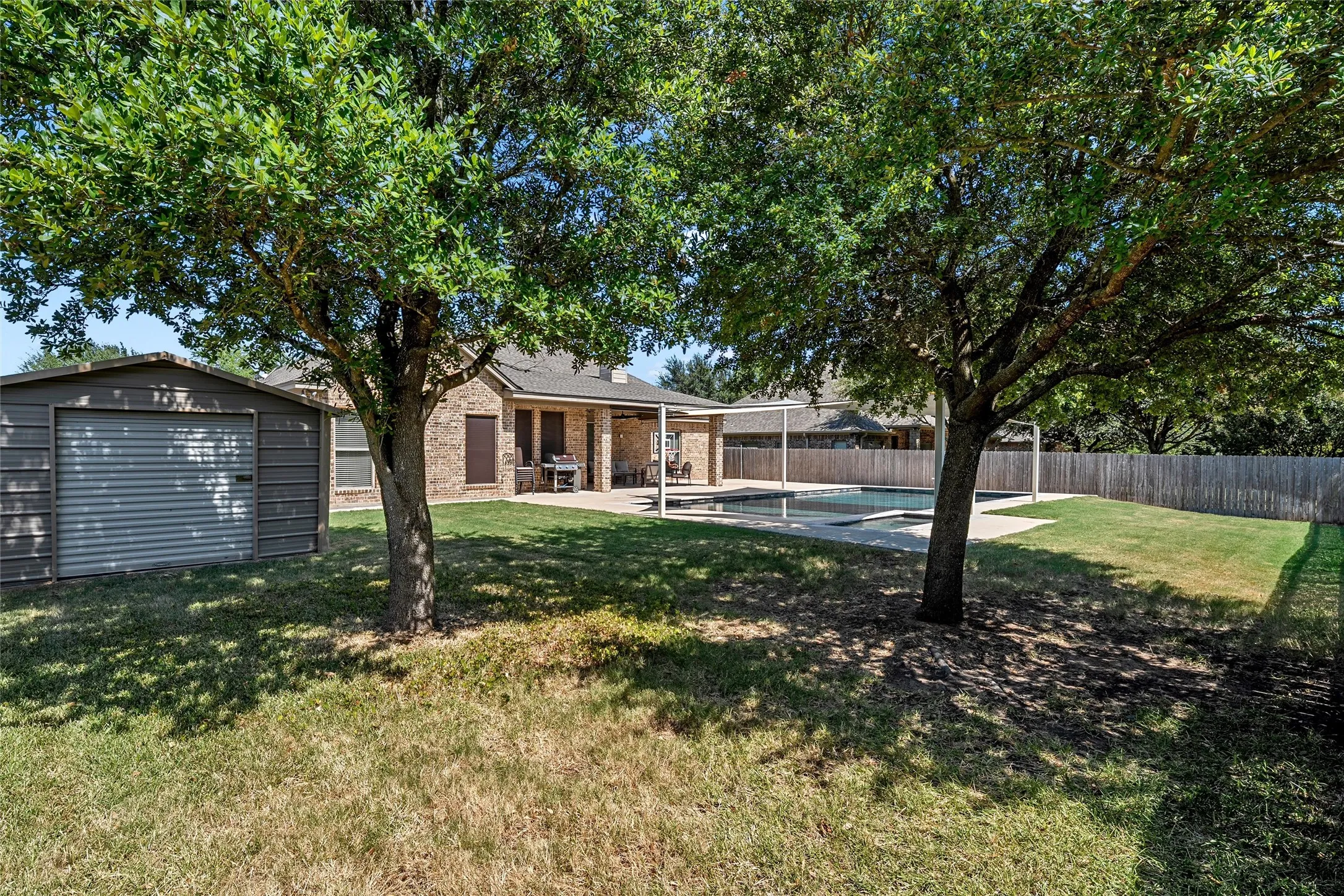 Single Family Residence For Sale in Mc Lennan County , 10308 Whitney Trace, Waco, Texas 76708, 3 Bedroom, 2 Bathroom, 2 Garage spaces, 1,953 Sqft, built in 2013, mls#21358751, Real Estate Agent in Waco, Homes For Sale in Mc Lennan county, Homes For Sale in Waco, Realtor in Waco Texas, Real Estate Brokerage Independent Realty Texas, Luminita Cordes Realtor