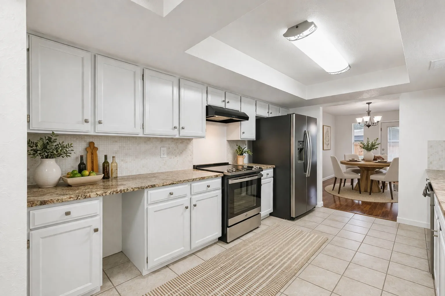 Townhouse For Sale in Tarrant County , 930 Shady Creek Lane, Bedford, Texas 76021, 4 Bedroom, 2 Bathroom, 2 Garage spaces, 2,140 Sqft, built in 1973, mls#21359284, Real Estate Agent in Bedford, Homes For Sale in Tarrant county, Homes For Sale in Bedford, Realtor in Bedford Texas, Real Estate Brokerage Independent Realty Texas, Luminita Cordes Realtor
