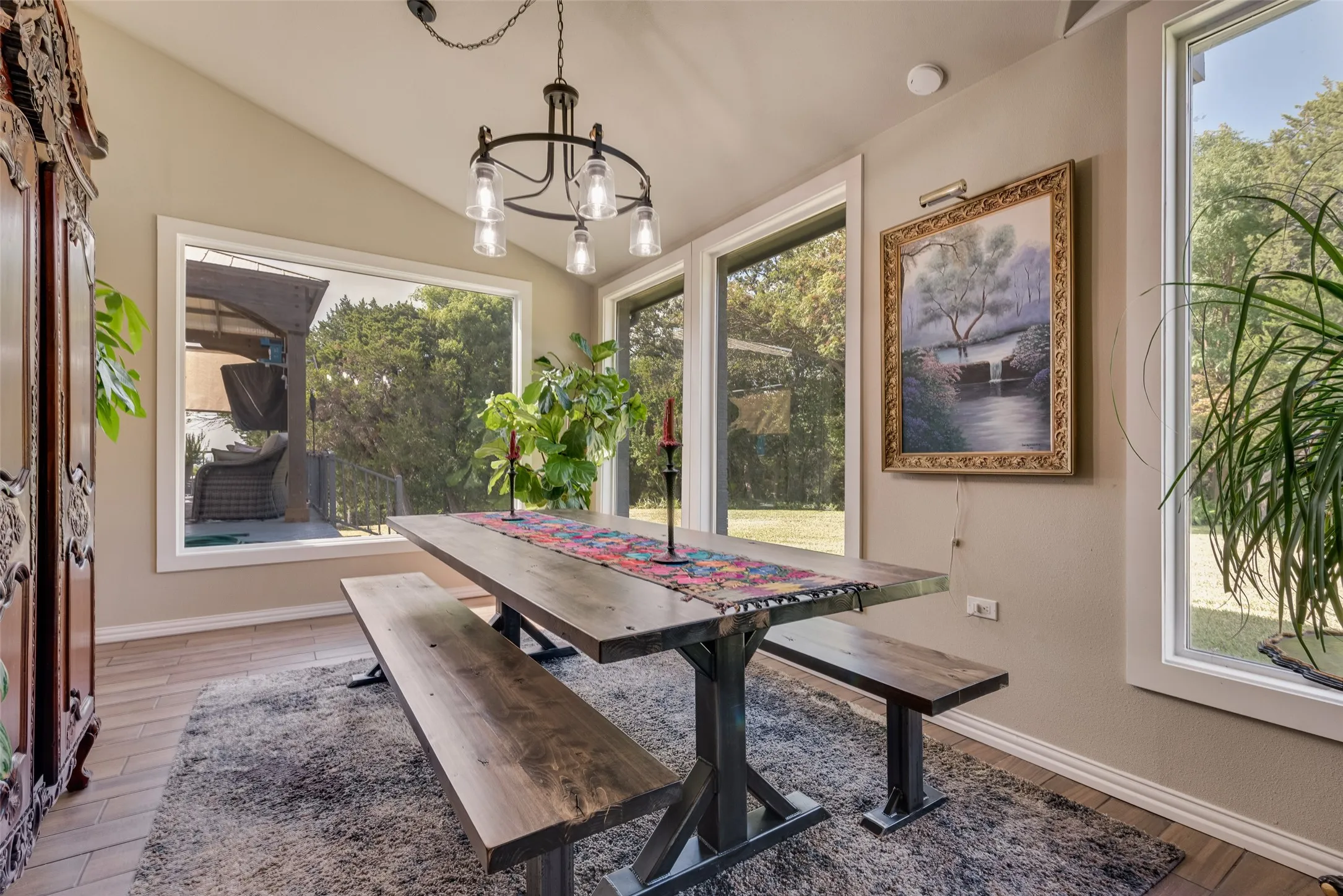 Single Family Residence For Sale in Dallas County , 1819 W Belt Line Road, Cedar Hill, Texas 75104, 4 Bedroom, 4 Bathroom, 2 Garage spaces, 3,100 Sqft, built in 1972, mls#21357648, Real Estate Agent in Cedar Hill, Homes For Sale in Dallas county, Homes For Sale in Cedar Hill, Realtor in Cedar Hill Texas, Real Estate Brokerage Independent Realty Texas, Luminita Cordes Realtor