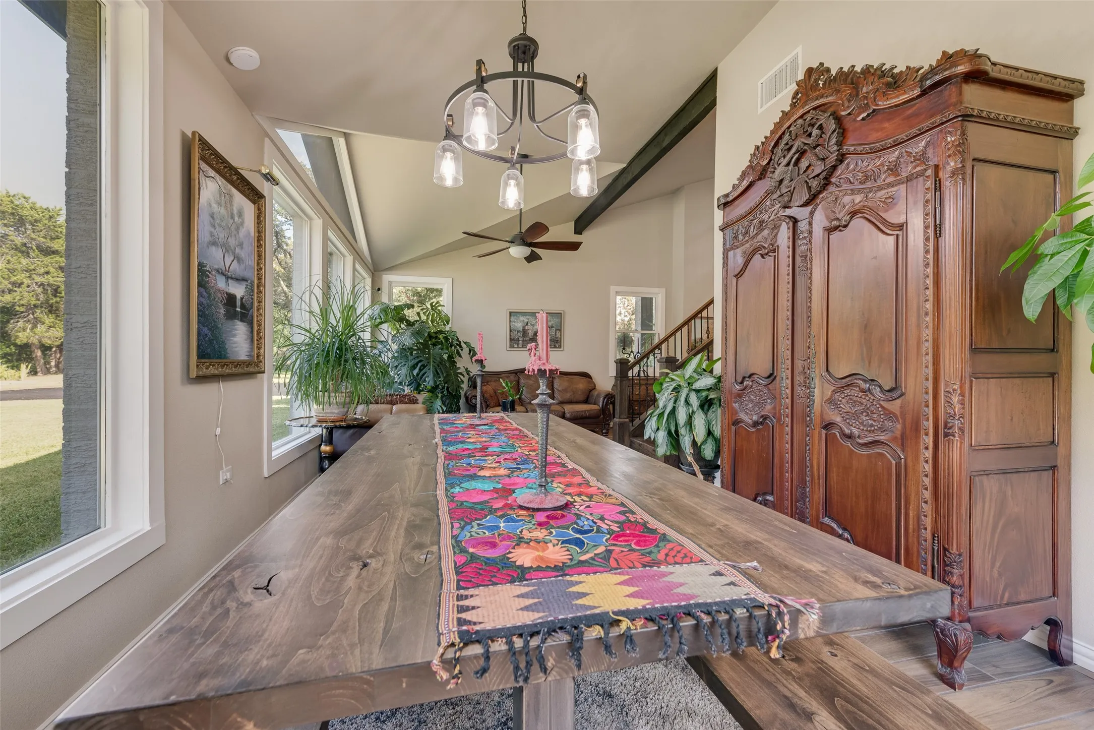 Single Family Residence For Sale in Dallas County , 1819 W Belt Line Road, Cedar Hill, Texas 75104, 4 Bedroom, 4 Bathroom, 2 Garage spaces, 3,100 Sqft, built in 1972, mls#21357648, Real Estate Agent in Cedar Hill, Homes For Sale in Dallas county, Homes For Sale in Cedar Hill, Realtor in Cedar Hill Texas, Real Estate Brokerage Independent Realty Texas, Luminita Cordes Realtor