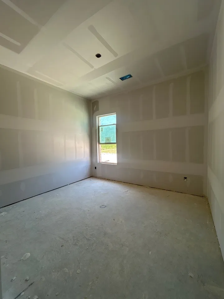 Tray ceiling with recessed lighting