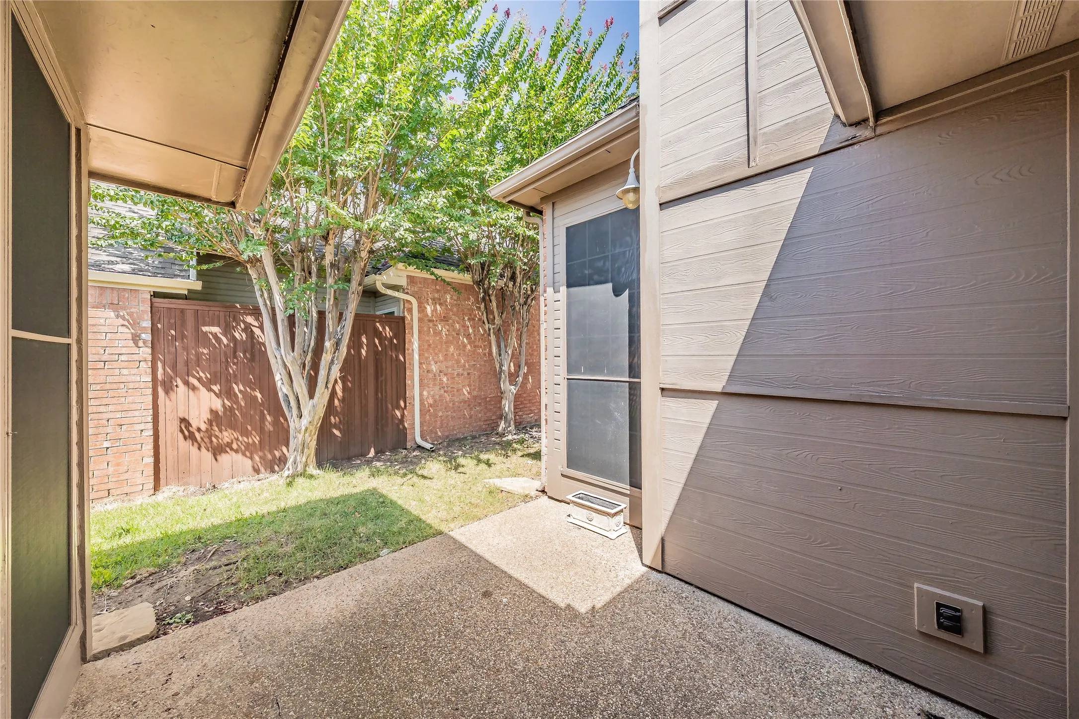 Single Family Residence For Sale in Collin County , 4248 Munnings Place, Plano, Texas 75093, 3 Bedroom, 2 Bathroom, 2 Garage spaces, 1,650 Sqft, built in 1993, mls#21359138, Real Estate Agent in Plano, Homes For Sale in Collin county, Homes For Sale in Plano, Realtor in Plano Texas, Real Estate Brokerage Independent Realty Texas, Luminita Cordes Realtor