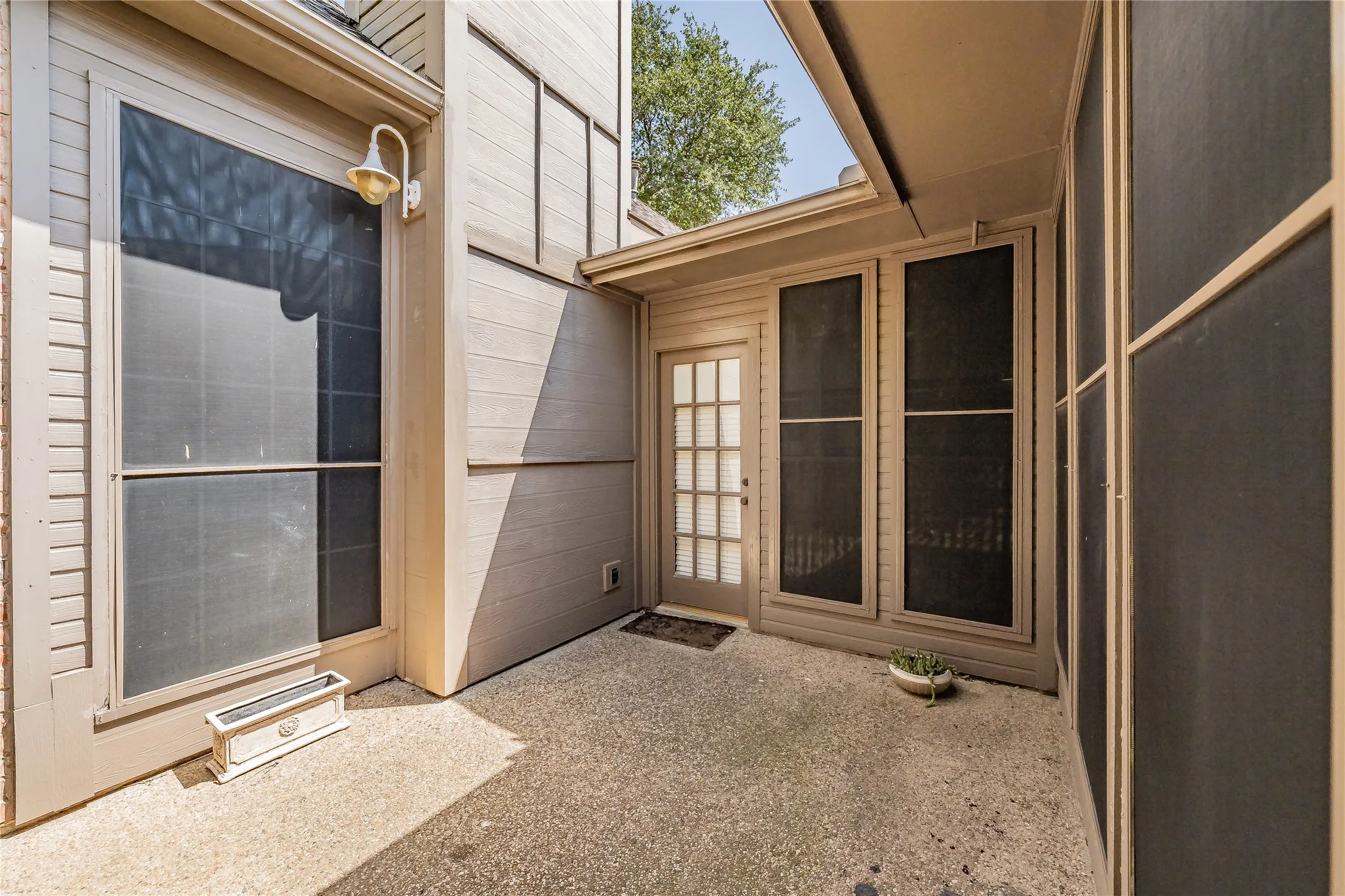 Single Family Residence For Sale in Collin County , 4248 Munnings Place, Plano, Texas 75093, 3 Bedroom, 2 Bathroom, 2 Garage spaces, 1,650 Sqft, built in 1993, mls#21359138, Real Estate Agent in Plano, Homes For Sale in Collin county, Homes For Sale in Plano, Realtor in Plano Texas, Real Estate Brokerage Independent Realty Texas, Luminita Cordes Realtor