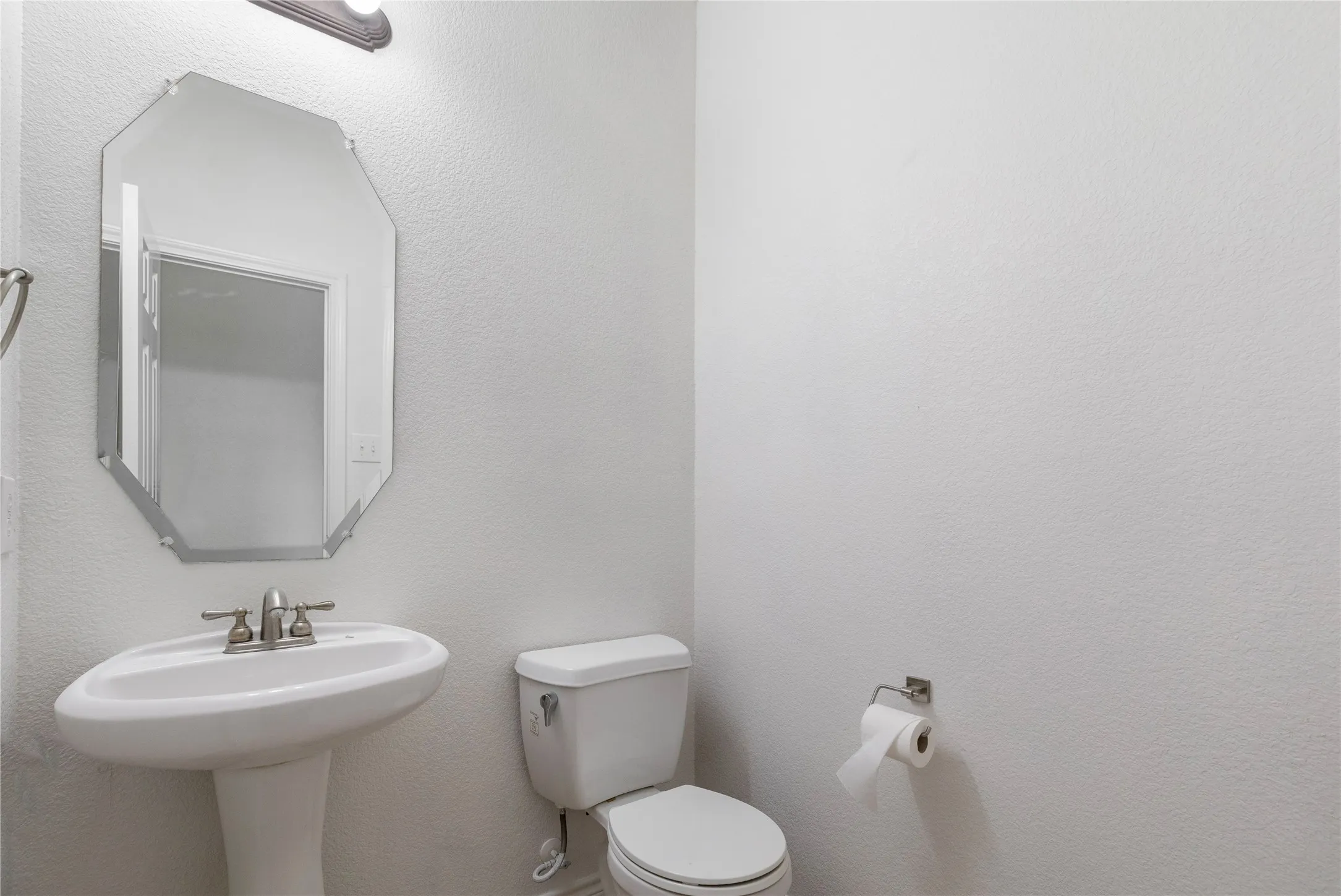 Single Family Residence For Sale in Tarrant County , 1464 Fence Post Drive, Fort Worth, Texas 76052, 4 Bedroom, 4 Bathroom, 3 Garage spaces, 3,406 Sqft, built in 2008, mls#21340593, Real Estate Agent in Fort Worth, Homes For Sale in Tarrant county, Homes For Sale in Fort Worth, Realtor in Fort Worth Texas, Real Estate Brokerage Independent Realty Texas, Luminita Cordes Realtor