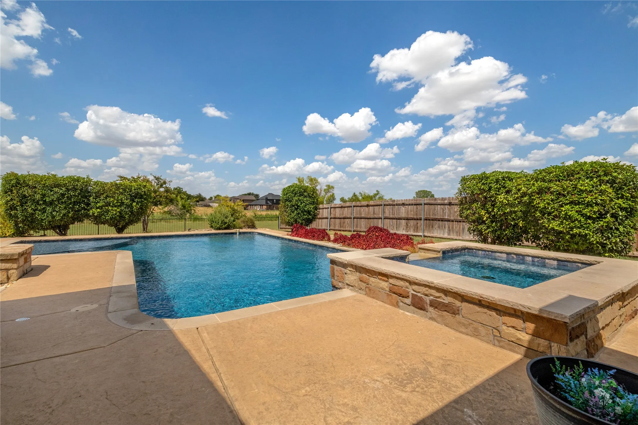 Single Family Residence For Sale in Tarrant County , 1464 Fence Post Drive, Fort Worth, Texas 76052, 4 Bedroom, 4 Bathroom, 3 Garage spaces, 3,406 Sqft, built in 2008, mls#21340593, Real Estate Agent in Fort Worth, Homes For Sale in Tarrant county, Homes For Sale in Fort Worth, Realtor in Fort Worth Texas, Real Estate Brokerage Independent Realty Texas, Luminita Cordes Realtor