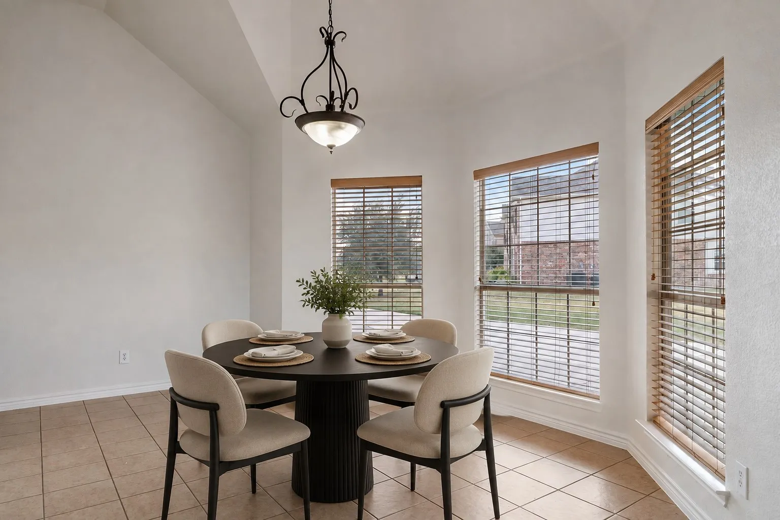 Single Family Residence For Sale in Tarrant County , 1464 Fence Post Drive, Fort Worth, Texas 76052, 4 Bedroom, 4 Bathroom, 3 Garage spaces, 3,406 Sqft, built in 2008, mls#21340593, Real Estate Agent in Fort Worth, Homes For Sale in Tarrant county, Homes For Sale in Fort Worth, Realtor in Fort Worth Texas, Real Estate Brokerage Independent Realty Texas, Luminita Cordes Realtor