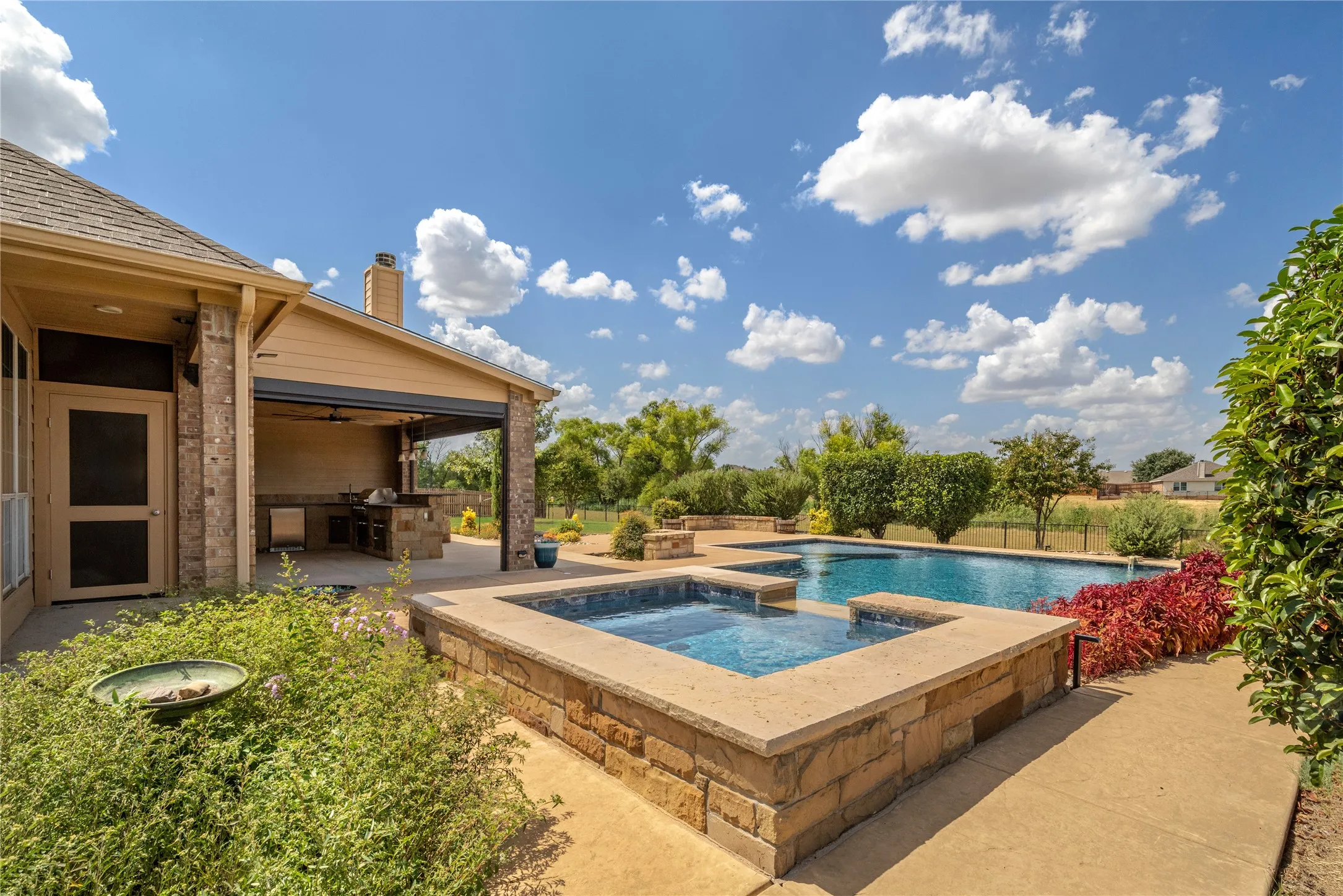 Single Family Residence For Sale in Tarrant County , 1464 Fence Post Drive, Fort Worth, Texas 76052, 4 Bedroom, 4 Bathroom, 3 Garage spaces, 3,406 Sqft, built in 2008, mls#21340593, Real Estate Agent in Fort Worth, Homes For Sale in Tarrant county, Homes For Sale in Fort Worth, Realtor in Fort Worth Texas, Real Estate Brokerage Independent Realty Texas, Luminita Cordes Realtor