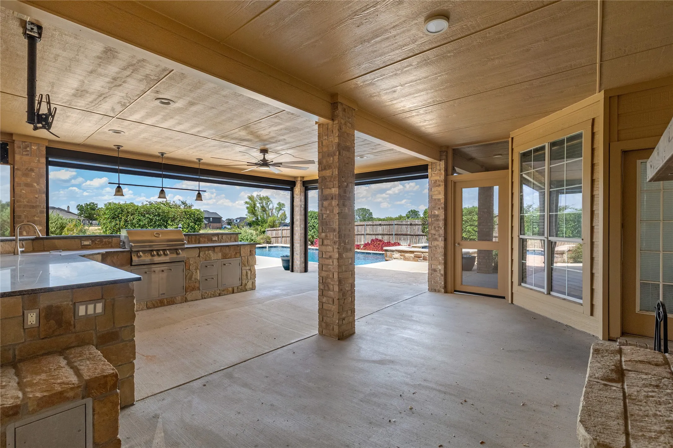 Single Family Residence For Sale in Tarrant County , 1464 Fence Post Drive, Fort Worth, Texas 76052, 4 Bedroom, 4 Bathroom, 3 Garage spaces, 3,406 Sqft, built in 2008, mls#21340593, Real Estate Agent in Fort Worth, Homes For Sale in Tarrant county, Homes For Sale in Fort Worth, Realtor in Fort Worth Texas, Real Estate Brokerage Independent Realty Texas, Luminita Cordes Realtor