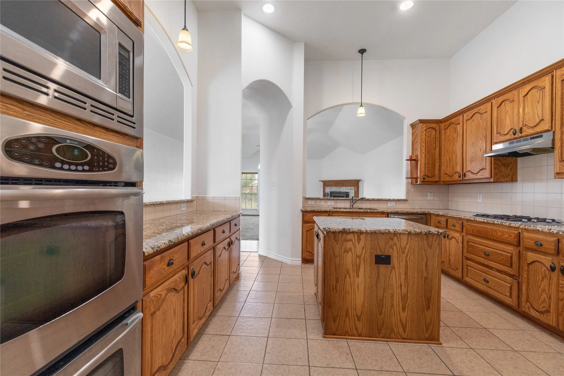 Single Family Residence For Sale in Tarrant County , 1464 Fence Post Drive, Fort Worth, Texas 76052, 4 Bedroom, 4 Bathroom, 3 Garage spaces, 3,406 Sqft, built in 2008, mls#21340593, Real Estate Agent in Fort Worth, Homes For Sale in Tarrant county, Homes For Sale in Fort Worth, Realtor in Fort Worth Texas, Real Estate Brokerage Independent Realty Texas, Luminita Cordes Realtor