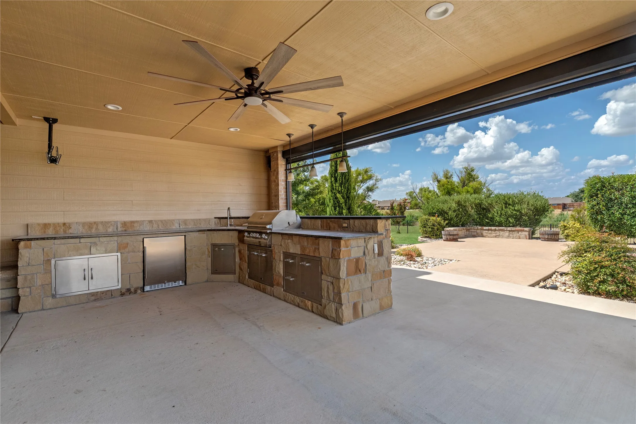 Single Family Residence For Sale in Tarrant County , 1464 Fence Post Drive, Fort Worth, Texas 76052, 4 Bedroom, 4 Bathroom, 3 Garage spaces, 3,406 Sqft, built in 2008, mls#21340593, Real Estate Agent in Fort Worth, Homes For Sale in Tarrant county, Homes For Sale in Fort Worth, Realtor in Fort Worth Texas, Real Estate Brokerage Independent Realty Texas, Luminita Cordes Realtor
