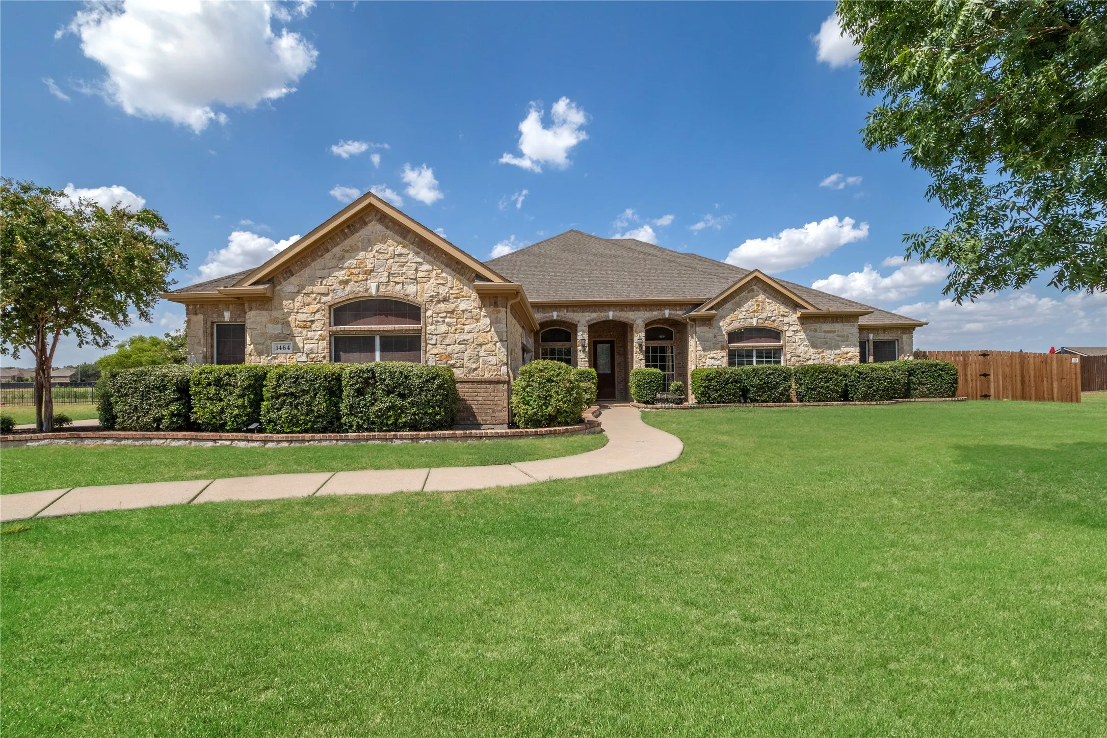 Single Family Residence For Sale in Tarrant County , 1464 Fence Post Drive, Fort Worth, Texas 76052, 4 Bedroom, 4 Bathroom, 3 Garage spaces, 3,406 Sqft, built in 2008, mls#21340593, Real Estate Agent in Fort Worth, Homes For Sale in Tarrant county, Homes For Sale in Fort Worth, Realtor in Fort Worth Texas, Real Estate Brokerage Independent Realty Texas, Luminita Cordes Realtor