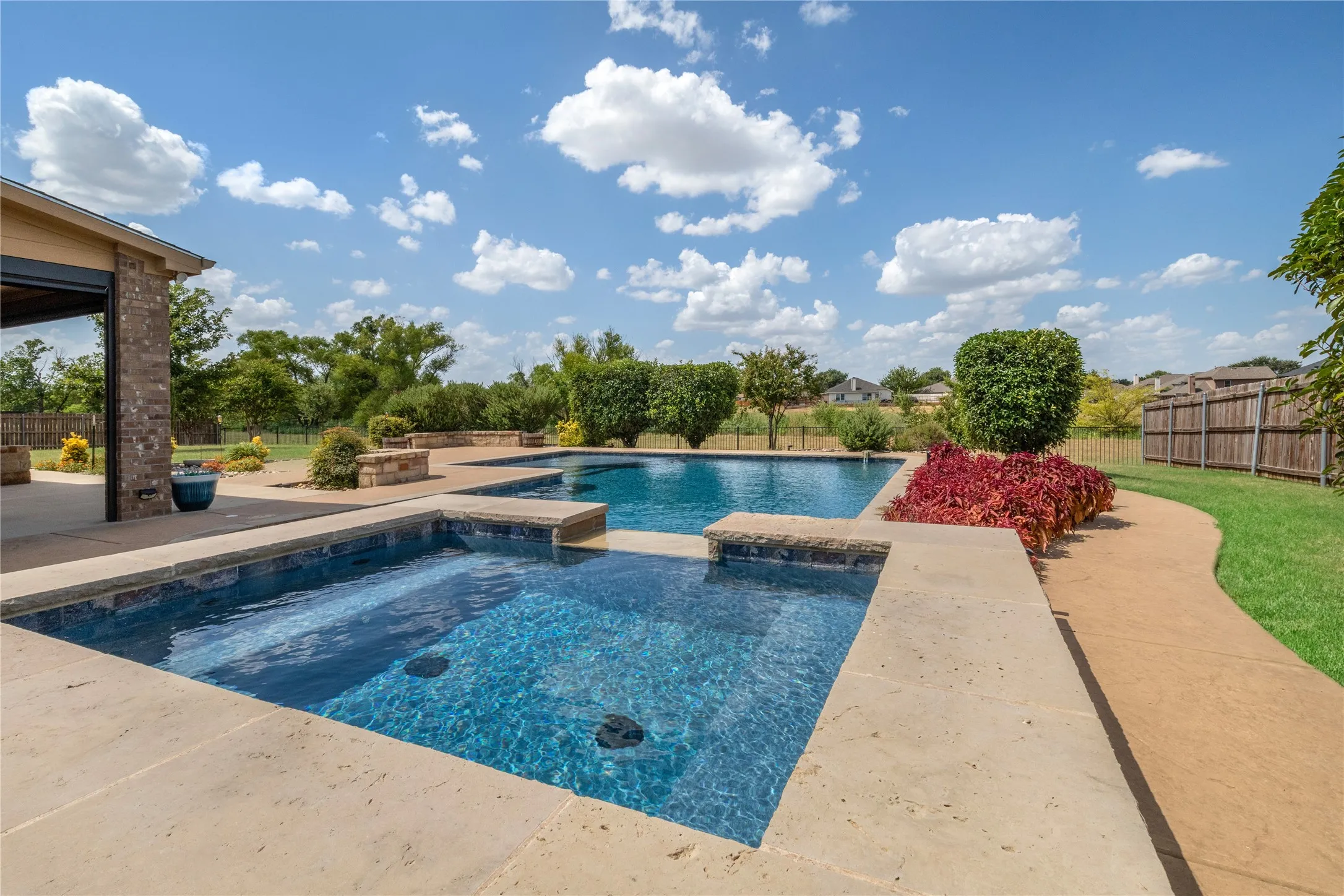 Single Family Residence For Sale in Tarrant County , 1464 Fence Post Drive, Fort Worth, Texas 76052, 4 Bedroom, 4 Bathroom, 3 Garage spaces, 3,406 Sqft, built in 2008, mls#21340593, Real Estate Agent in Fort Worth, Homes For Sale in Tarrant county, Homes For Sale in Fort Worth, Realtor in Fort Worth Texas, Real Estate Brokerage Independent Realty Texas, Luminita Cordes Realtor